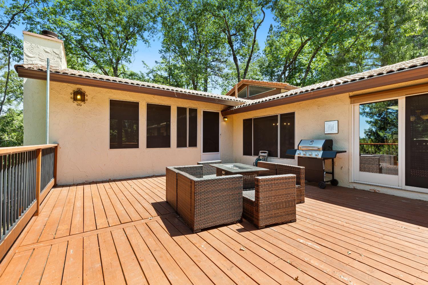 Colfax, California, 95713, United States, 4 Bedrooms Bedrooms, ,3 BathroomsBathrooms,Residential,For Sale,1927912