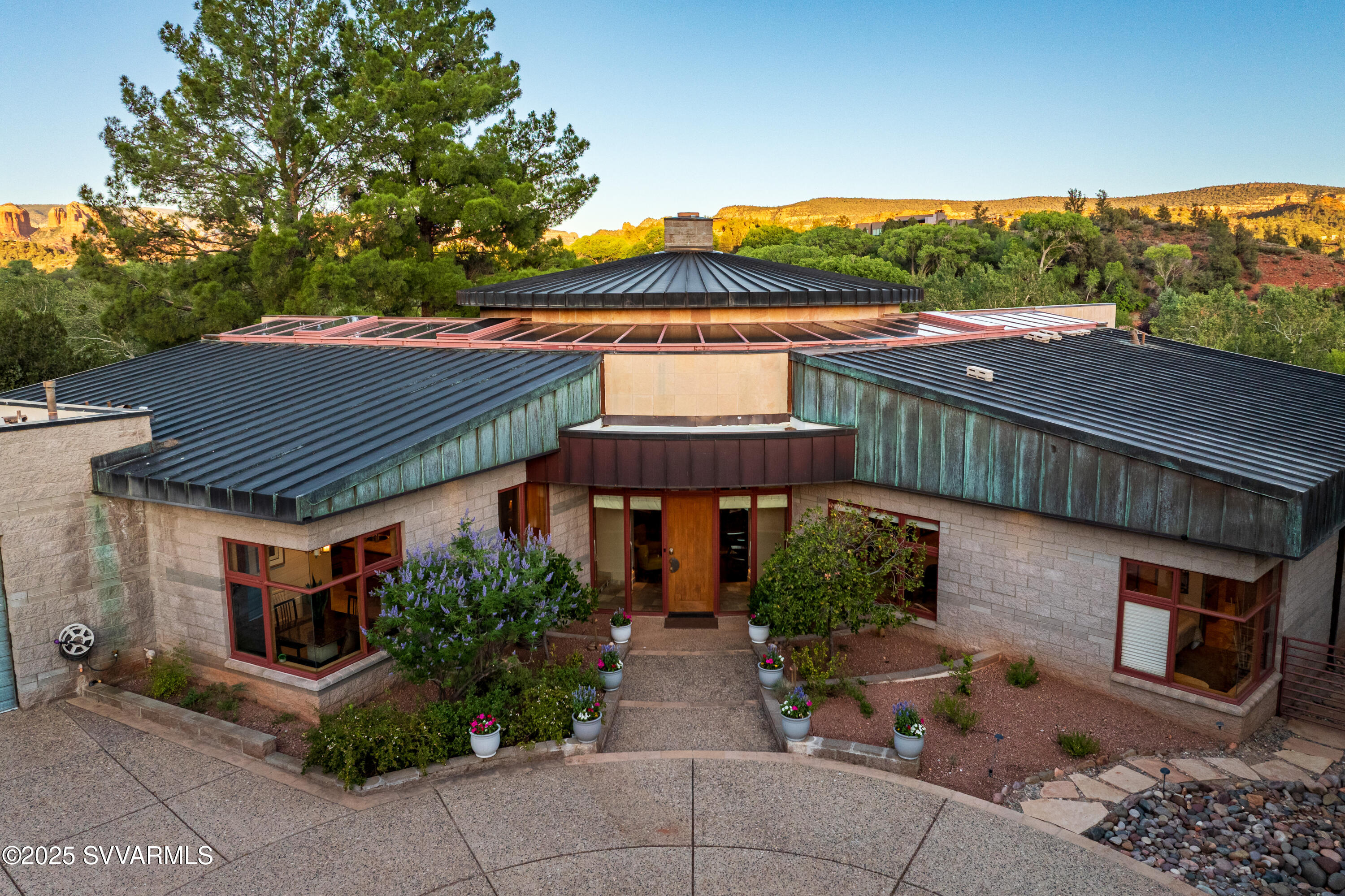 Sedona, Arizona, 86336, United States, 4 Bedrooms Bedrooms, ,3 BathroomsBathrooms,Residential,For Sale,1895371