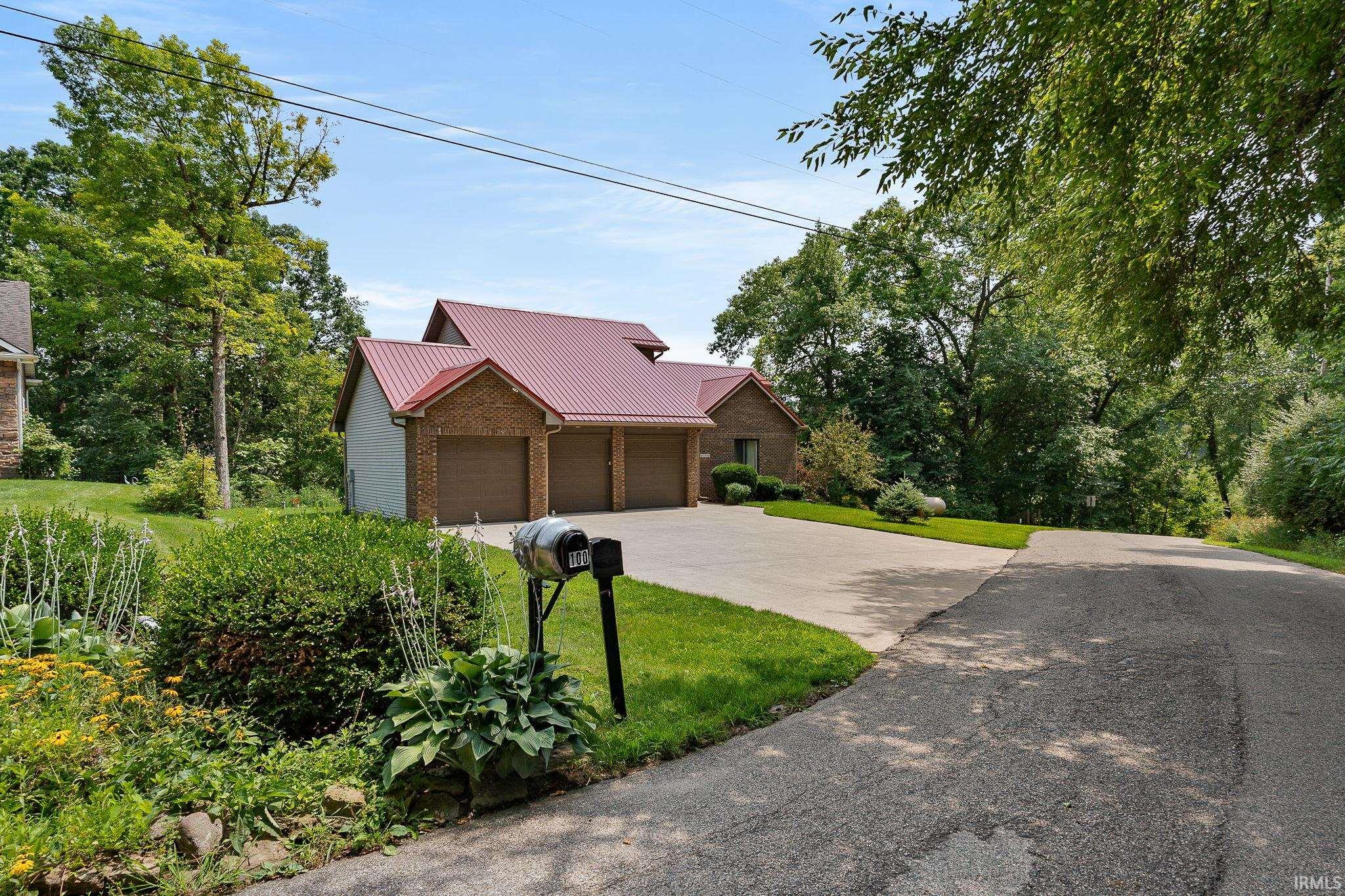 Angola, Indiana, 46703, United States, 3 Bedrooms Bedrooms, ,3 BathroomsBathrooms,Residential,For Sale,2018317