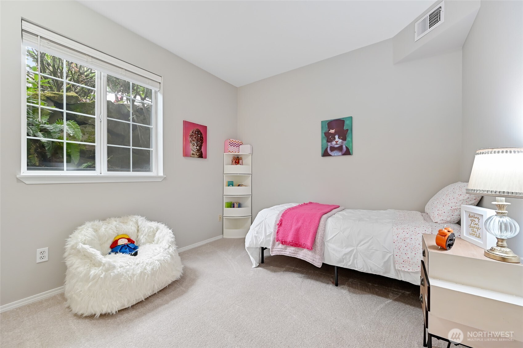 Bothell, Washington, 98011, United States, 2 Bedrooms Bedrooms, ,1 BathroomBathrooms,Residential,For Sale,1933100