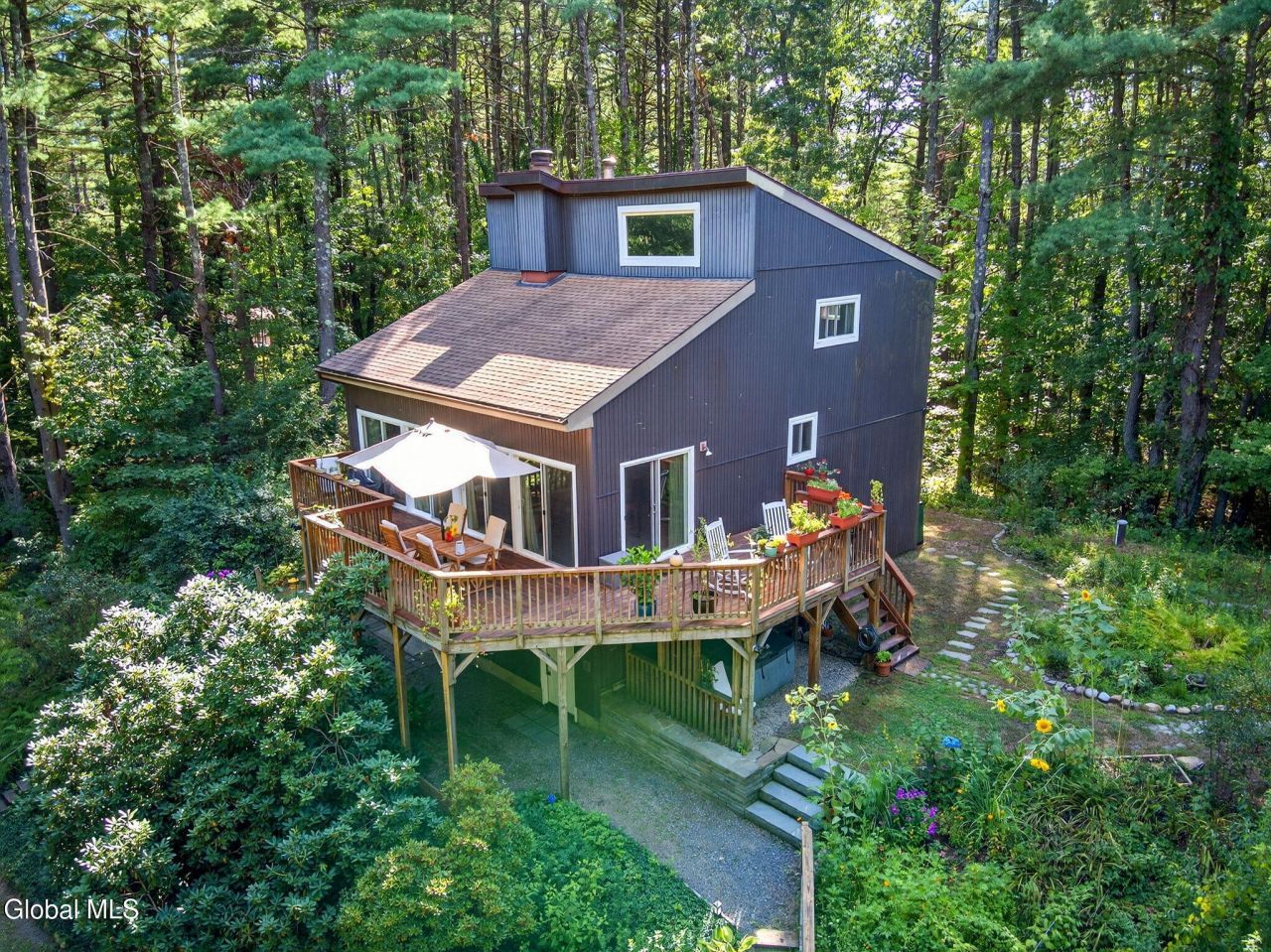 Valatie, New York, 12184, United States, 5 Bedrooms Bedrooms, ,3 BathroomsBathrooms,Residential,For Sale,1924980