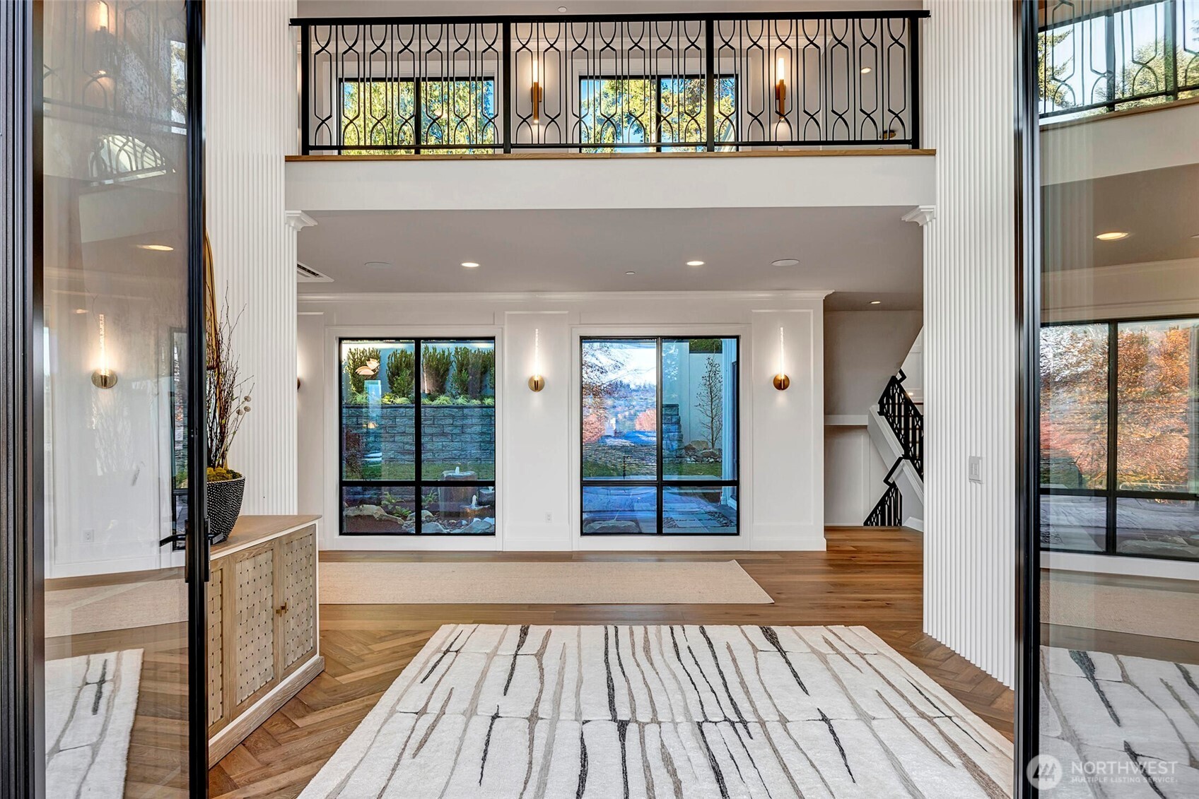 Medina, Washington, 98039, United States, 5 Bedrooms Bedrooms, ,6 BathroomsBathrooms,Residential,For Sale,1897136