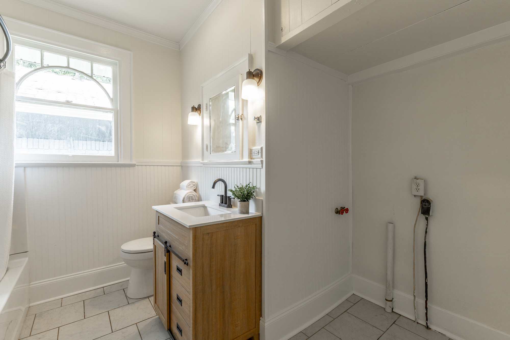 Chattanooga, Tennessee, 37409, United States, 2 Bedrooms Bedrooms, ,2 BathroomsBathrooms,Residential,For Sale,1983381