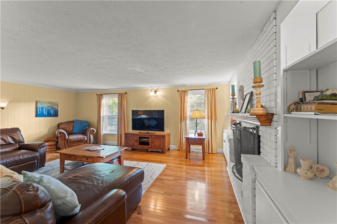 Mcmurray, Pennsylvania, 15317, United States, 4 Bedrooms Bedrooms, ,4 BathroomsBathrooms,Residential,For Sale,1976789