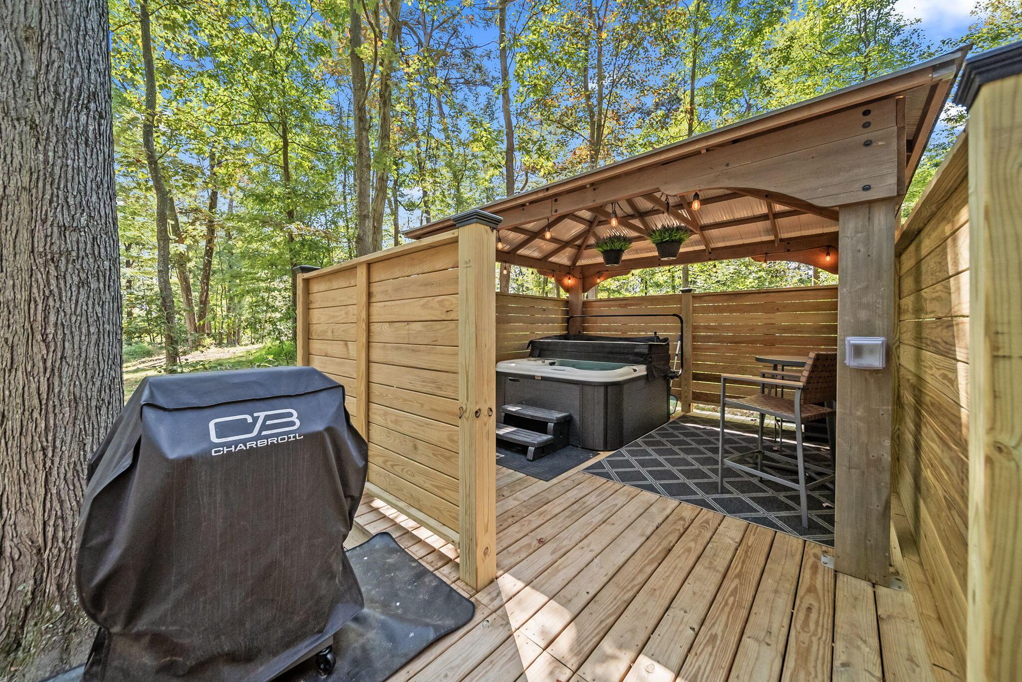 Rockbridge, Ohio, 43149, United States, 4 Bedrooms Bedrooms, ,3 BathroomsBathrooms,Residential,For Sale,1947972