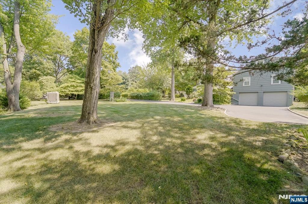 Wyckoff, New Jersey, 07481, United States, 5 Bedrooms Bedrooms, ,3 BathroomsBathrooms,Residential,For Sale,1920026