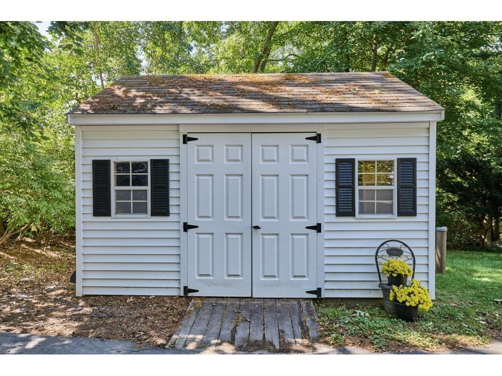 Stoughton, Massachusetts, 02072, United States, 7 Bedrooms Bedrooms, ,5 BathroomsBathrooms,Residential,For Sale,1943910