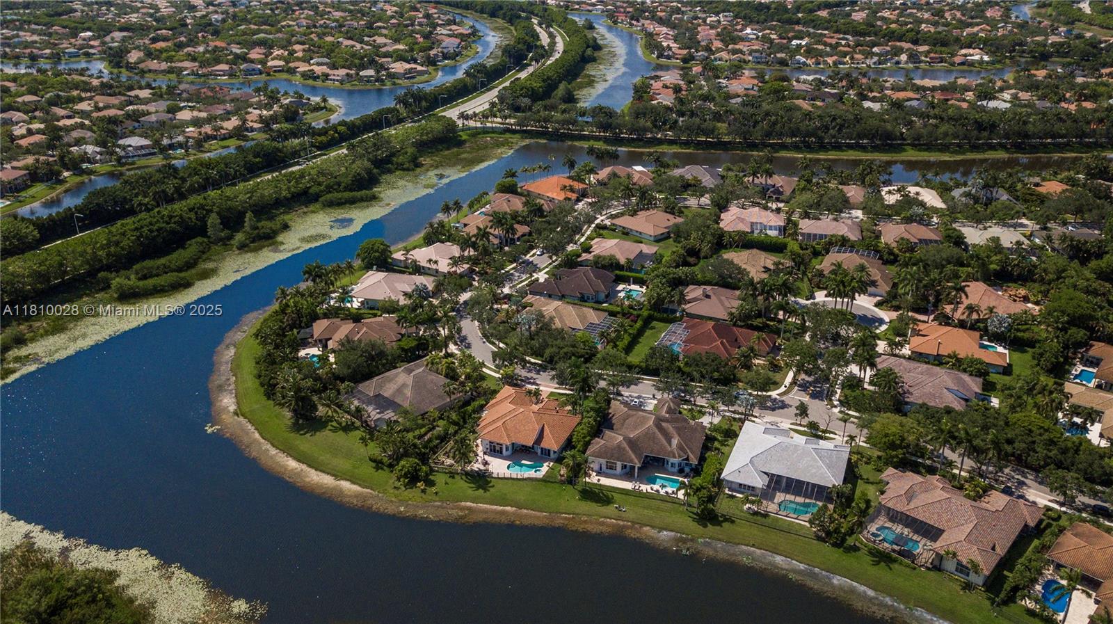 Weston, Florida, 33327, United States, 5 Bedrooms Bedrooms, ,5 BathroomsBathrooms,Residential,For Sale,1837536