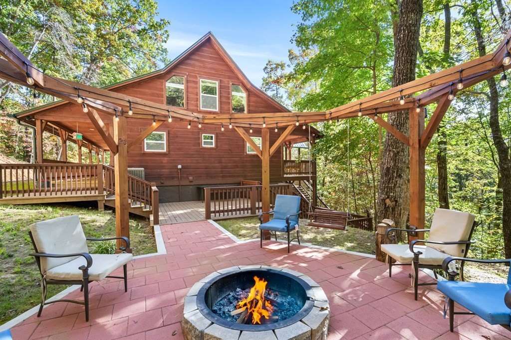 Blairsville, Georgia, 30512, United States, 3 Bedrooms Bedrooms, ,3 BathroomsBathrooms,Residential,For Sale,1979899