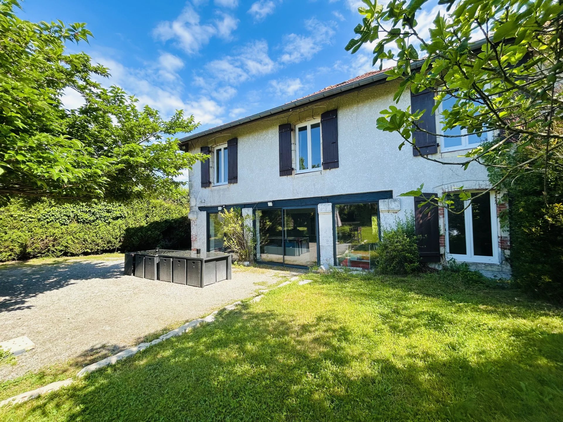 Saubrigues, New Aquitaine, 40230, FR, 6 Bedrooms Bedrooms, ,9 BathroomsBathrooms,Residential,For Sale,1997136