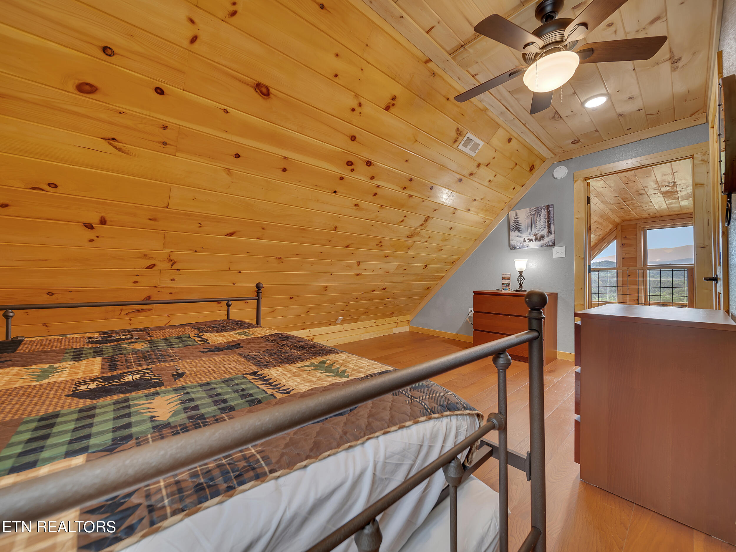 Sevierville, Tennessee, 37876, United States, 3 Bedrooms Bedrooms, ,4 BathroomsBathrooms,Residential,For Sale,1938196