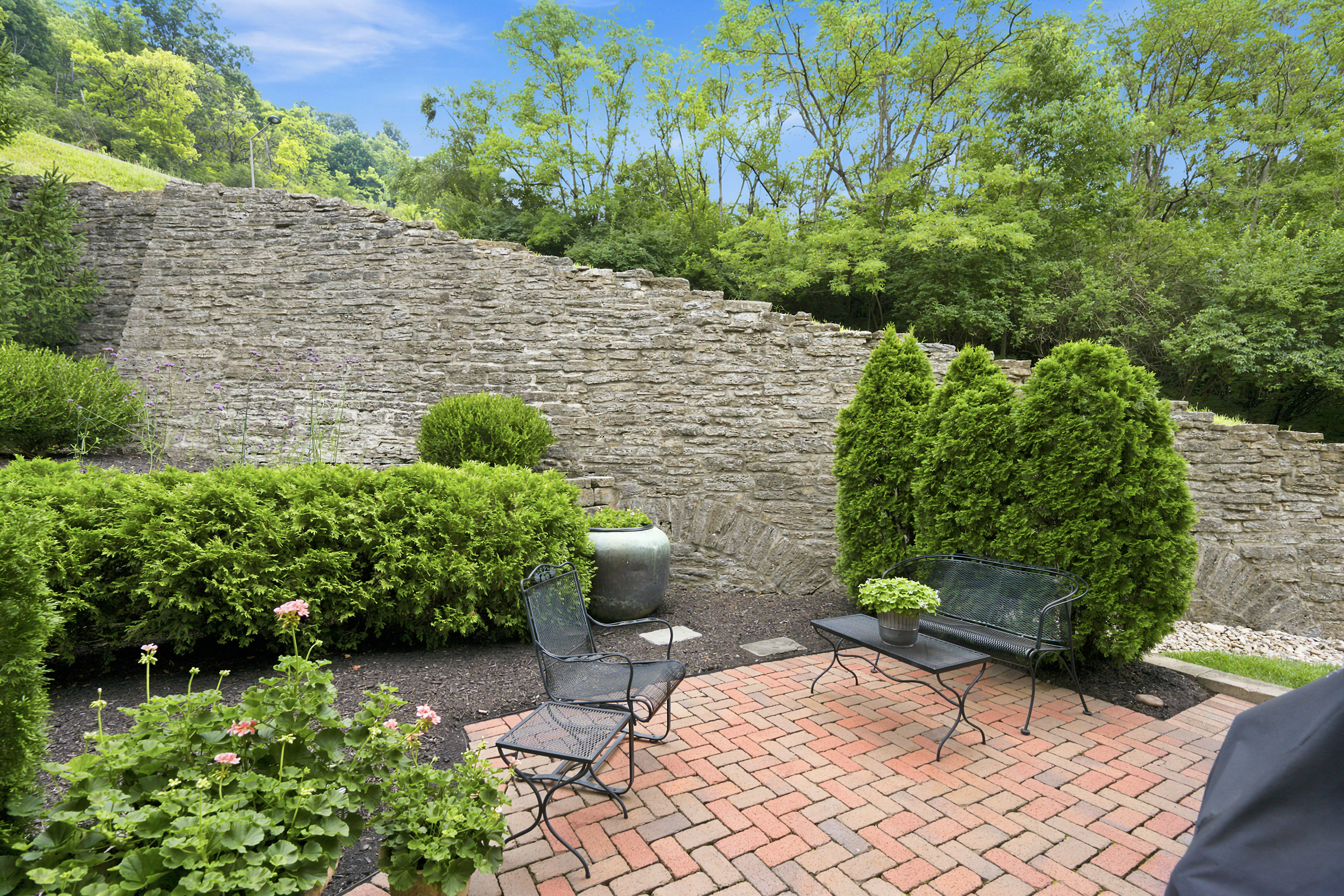  1498 Riverside Drive, Cincinnati, OH 45202 - 物件實景