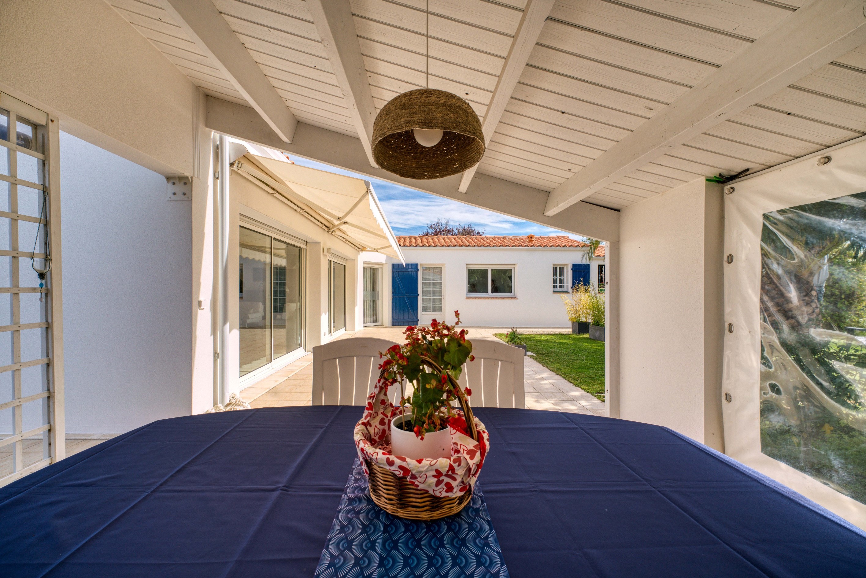  4 BEDROOM HOUSE IN THE HEART OF ST PIERRE D