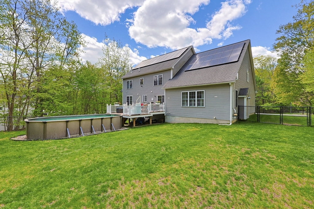 Northbridge, Massachusetts, 01534, United States, 4 Bedrooms Bedrooms, ,2 BathroomsBathrooms,Residential,For Sale,1977320