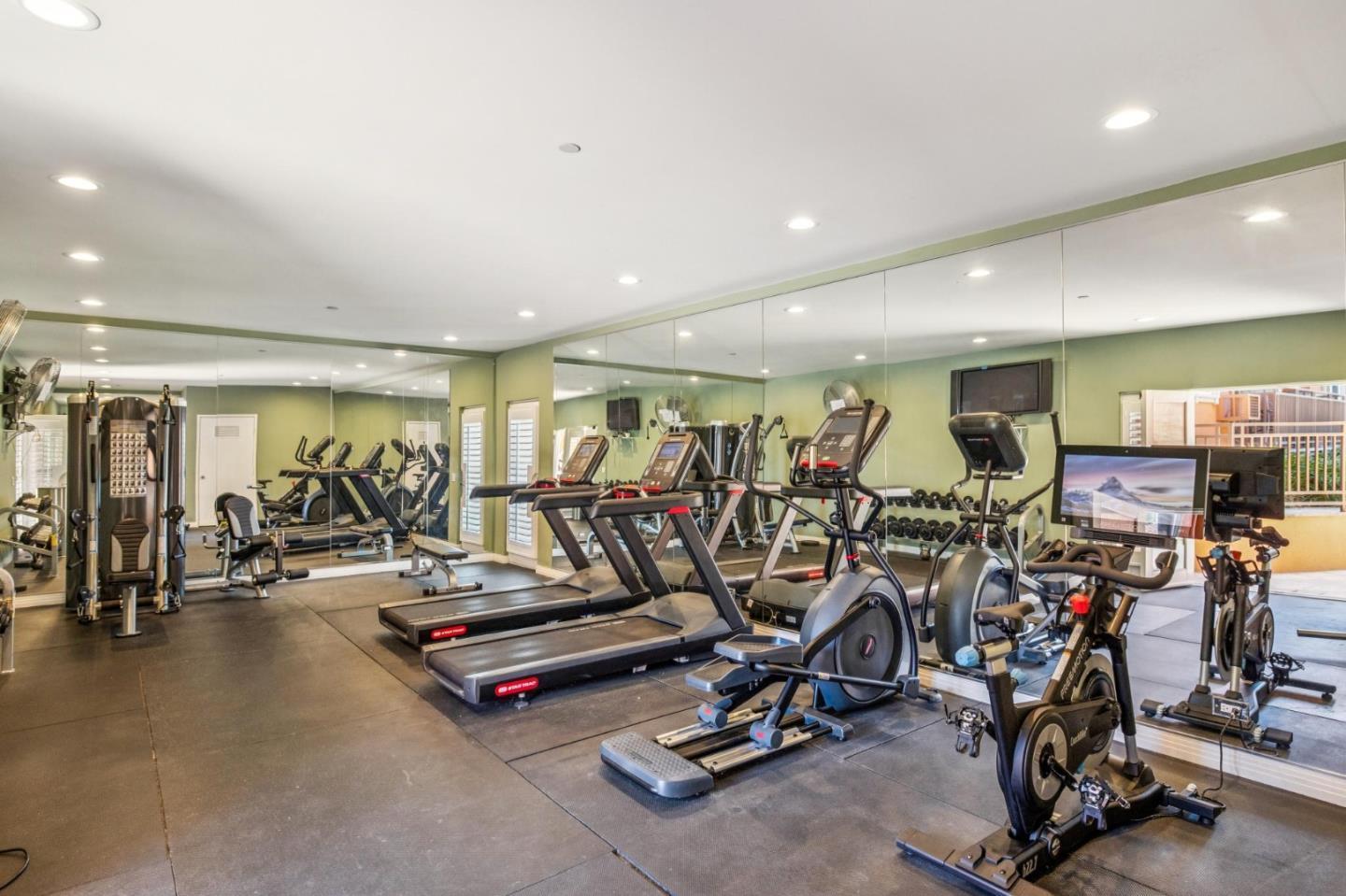 Santa Clara, California, 95050, United States, 2 Bedrooms Bedrooms, ,3 BathroomsBathrooms,Residential,For Sale,1989026