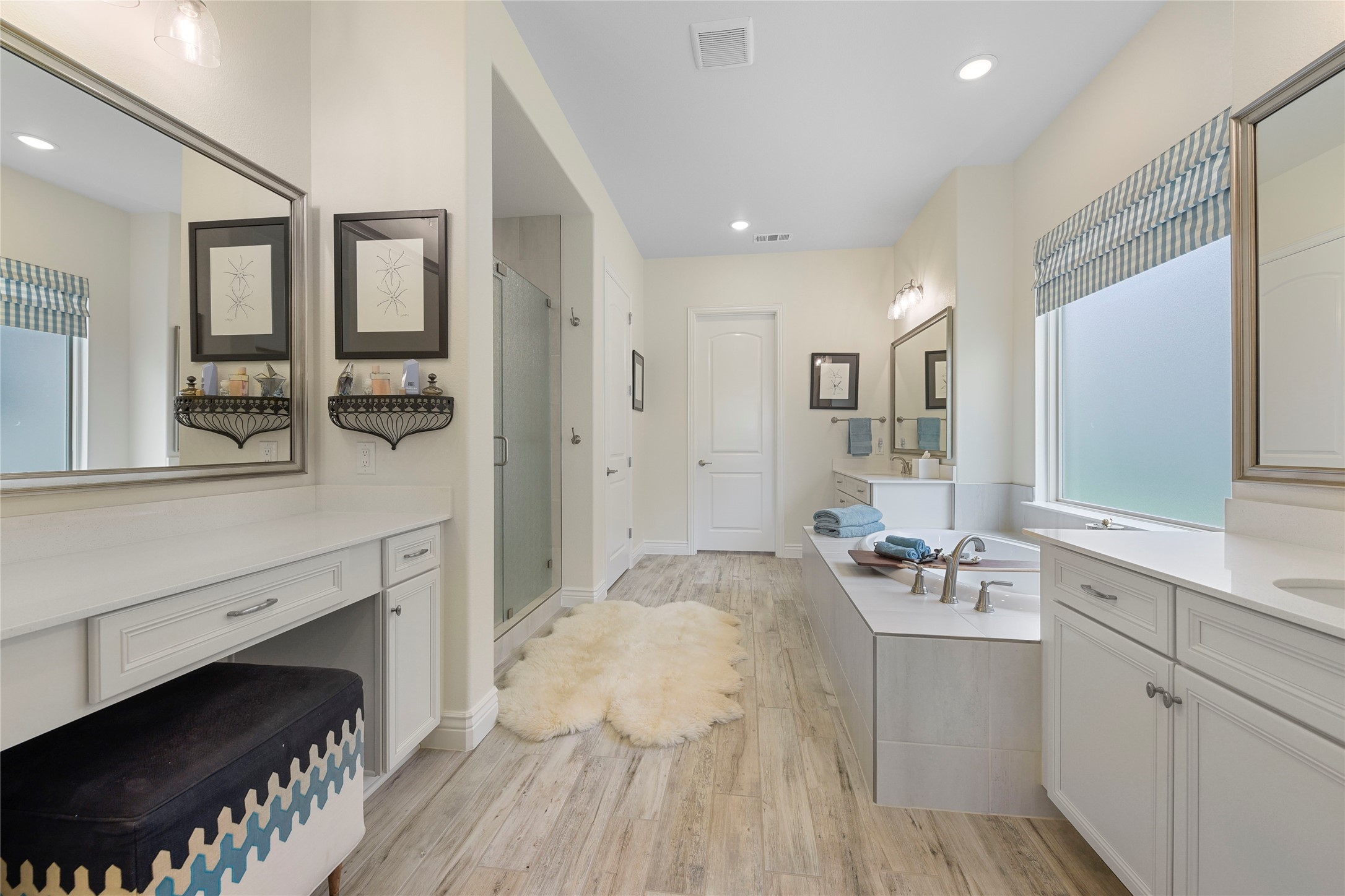 Denton, Texas, 76207, United States, 2 Bedrooms Bedrooms, ,3 BathroomsBathrooms,Residential,For Sale,1837650