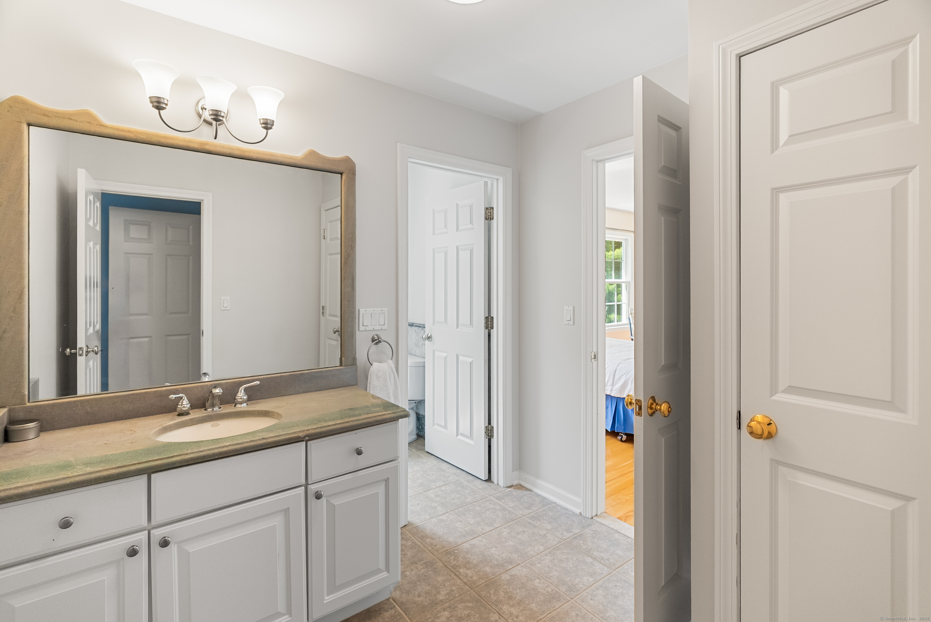Newtown, Connecticut, 06470, United States, 4 Bedrooms Bedrooms, ,4 BathroomsBathrooms,Residential,For Sale,1847487