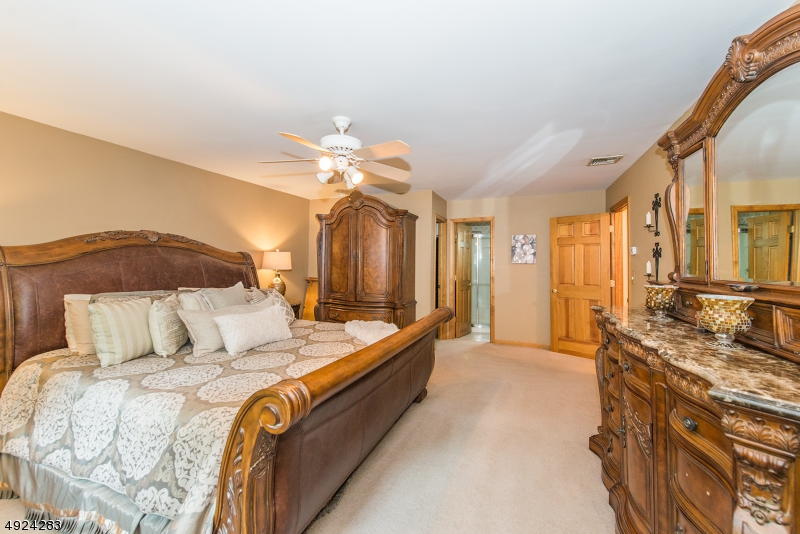 230 Hilltop Ct, Pompton Lakes Boro, New Jersey, 07442, United States, 4 Bedrooms Bedrooms, ,3 BathroomsBathrooms,Residential,For Sale,230 Hilltop Ct,1459430