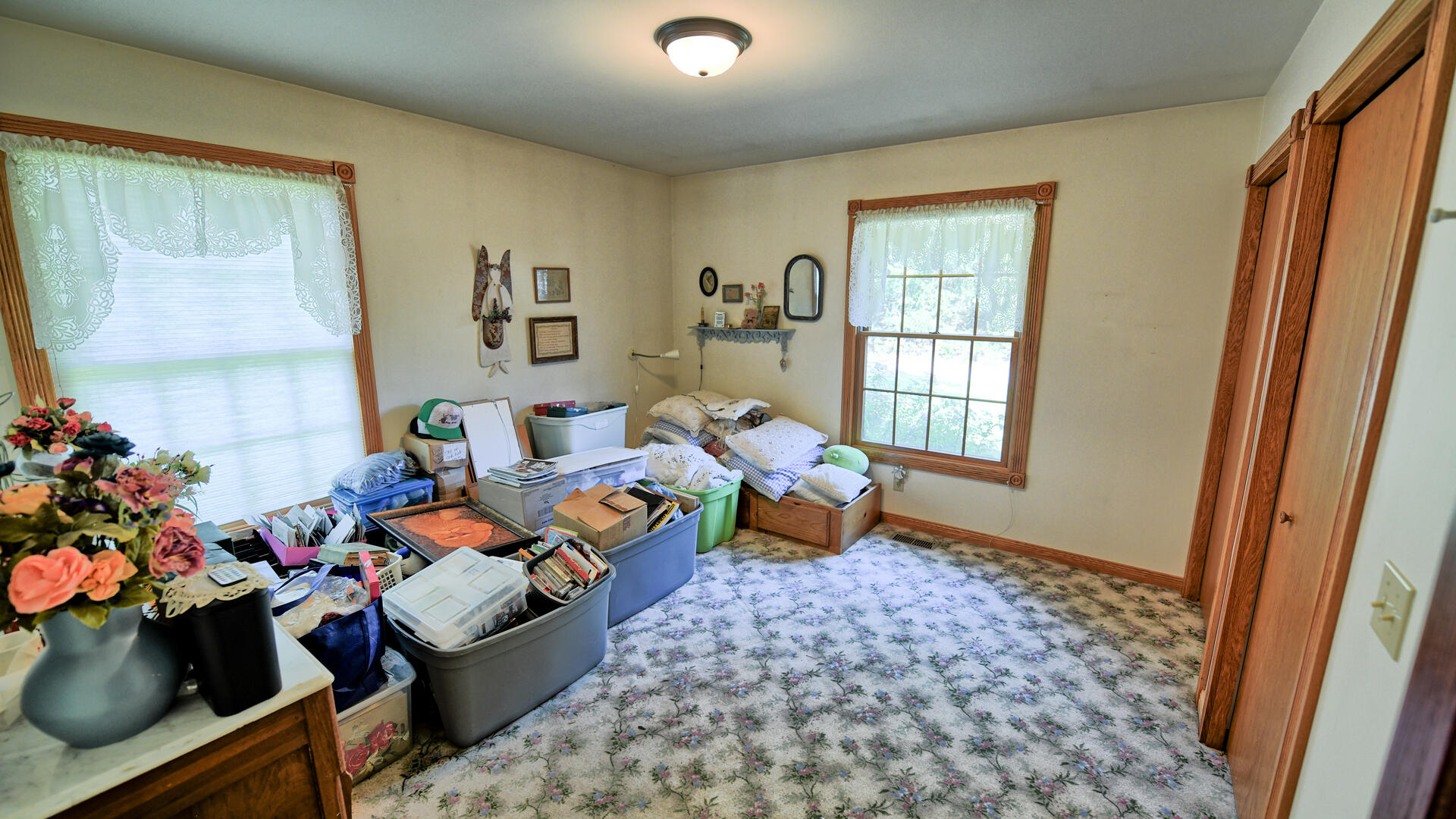 Portland, Michigan, 48875, United States, 5 Bedrooms Bedrooms, ,4 BathroomsBathrooms,Residential,For Sale,1928333