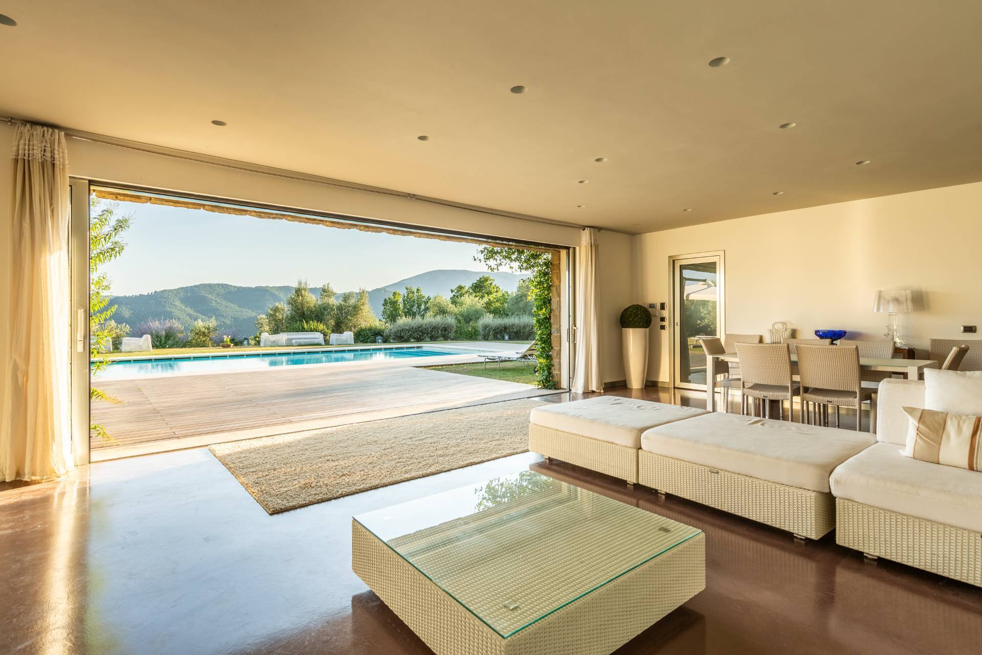 Perugia, Perugia, 06100, IT, 4 Bedrooms Bedrooms, ,5 BathroomsBathrooms,Residential,For Sale,1730390