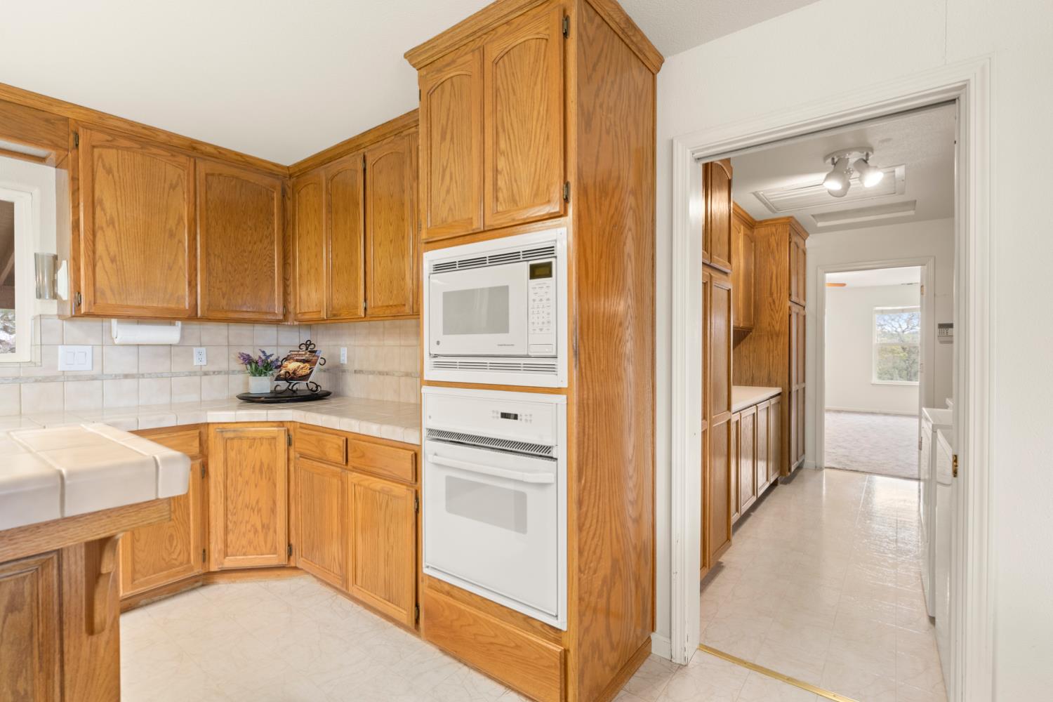 Shingle Springs, California, 95682, United States, 3 Bedrooms Bedrooms, ,3 BathroomsBathrooms,Residential,For Sale,1997420