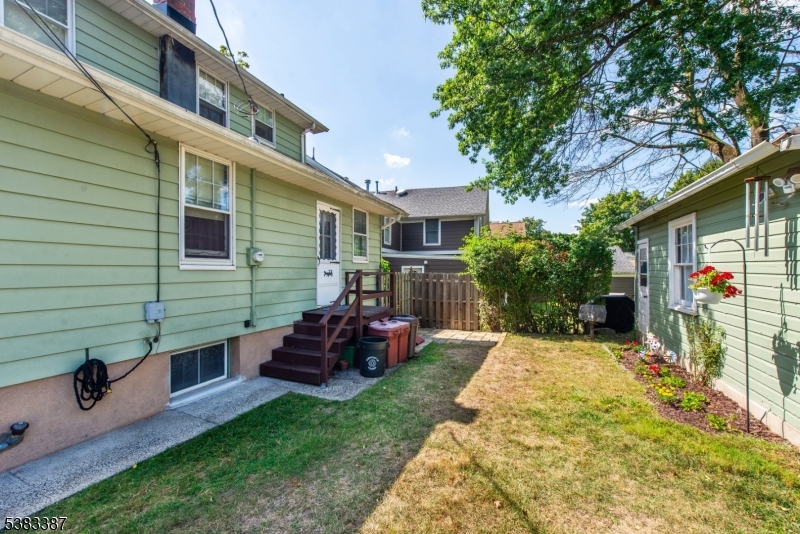 Verona Twp., New Jersey, 07044, United States, 3 Bedrooms Bedrooms, ,2 BathroomsBathrooms,Residential,For Sale,1961647