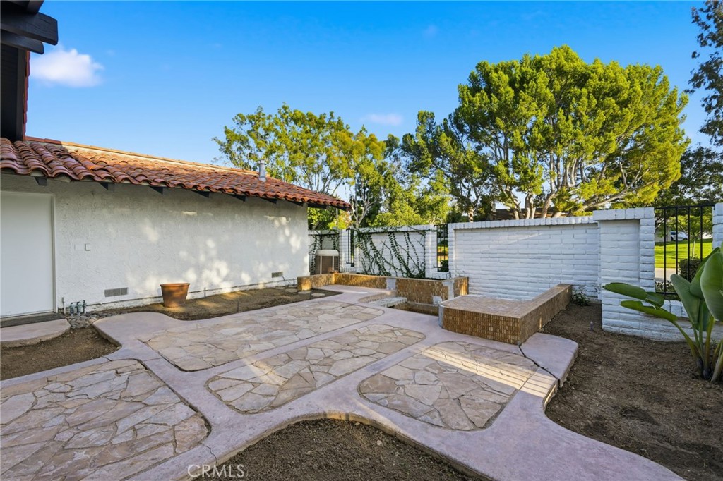 Newport Beach, California, 92660, United States, 2 Bedrooms Bedrooms, ,2 BathroomsBathrooms,Residential,For Sale,1988244