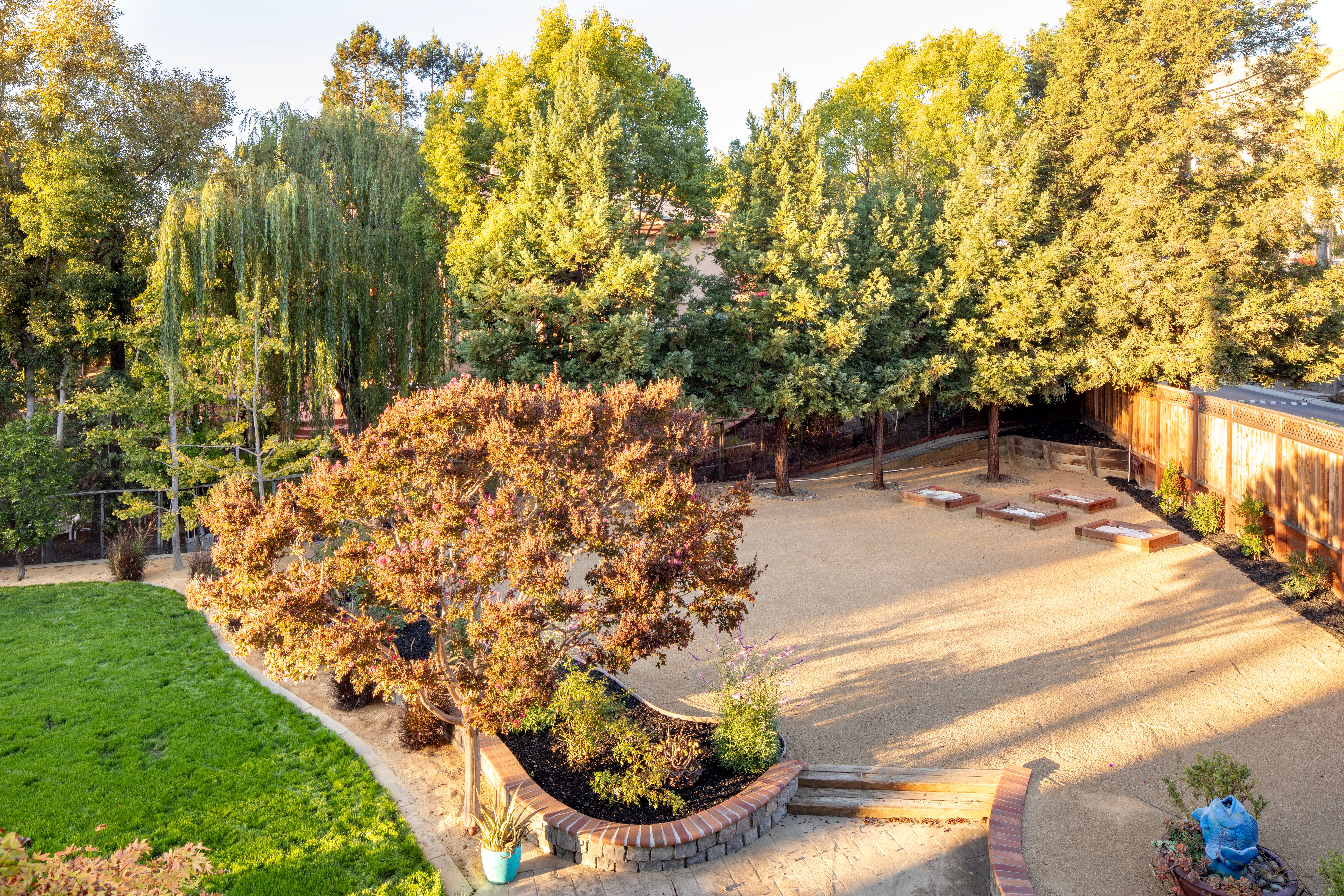  Grand Tudor Estate Offering Luxury Living in Gated Vineyard Heights - 物件實景