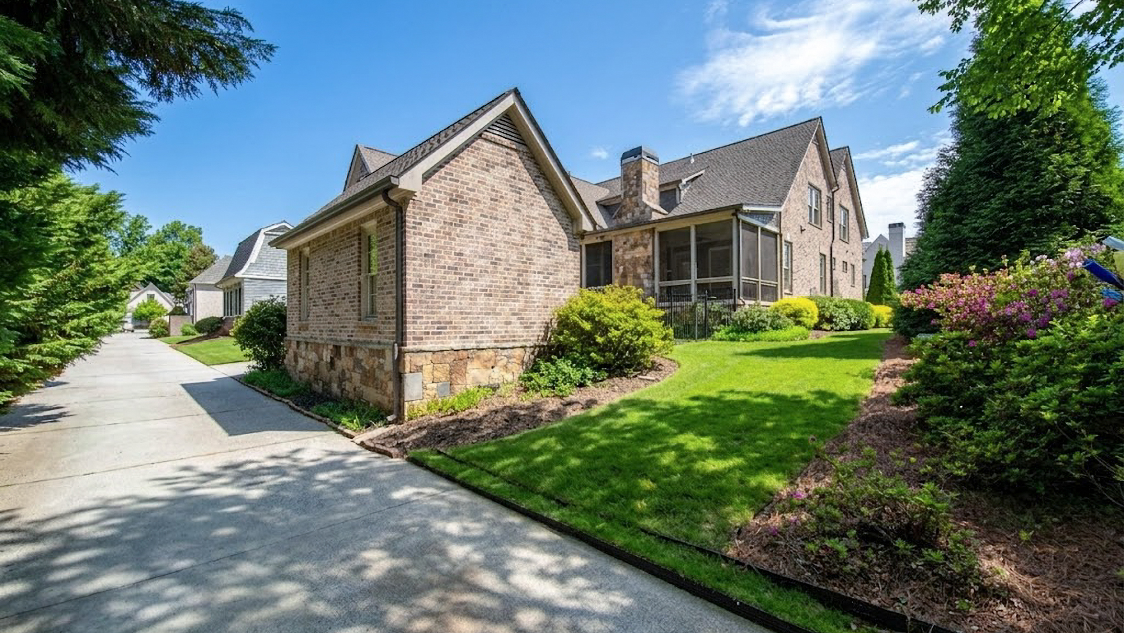 Private on Three Sides  Backing to HOA Green Space  Gated Community - 物件實景