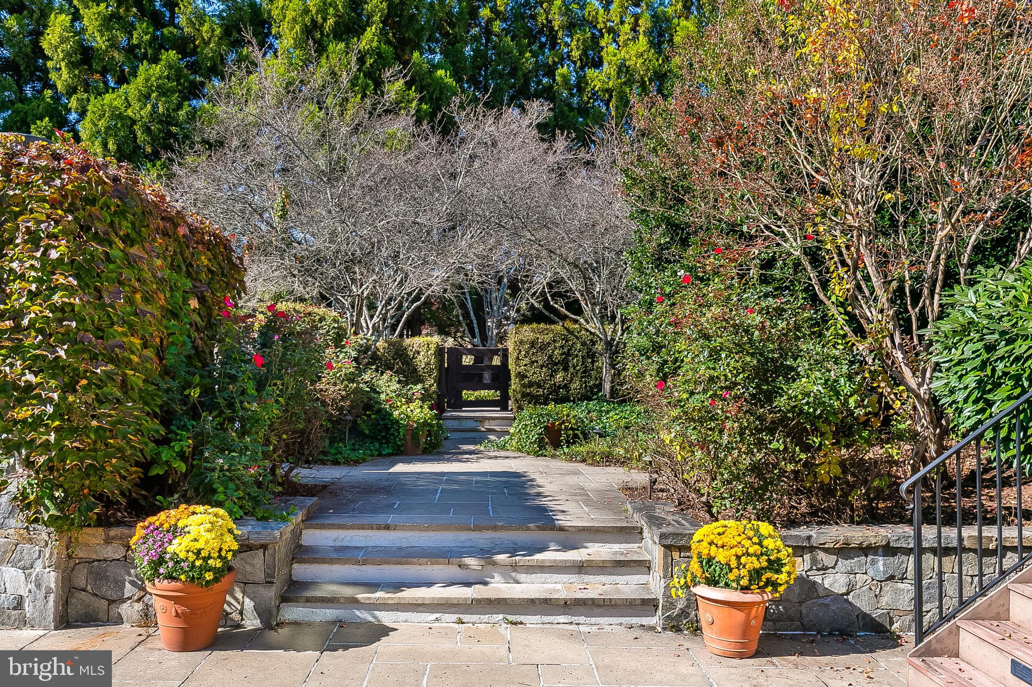 Aldie, Virginia, 20105, United States, 5 Bedrooms Bedrooms, ,7 BathroomsBathrooms,Residential,For Sale,1980828