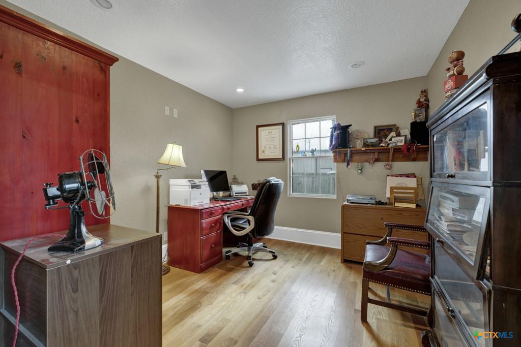 San Marcos, Texas, 78666, United States, 5 Bedrooms Bedrooms, ,1 BathroomBathrooms,Residential,For Sale,1944829