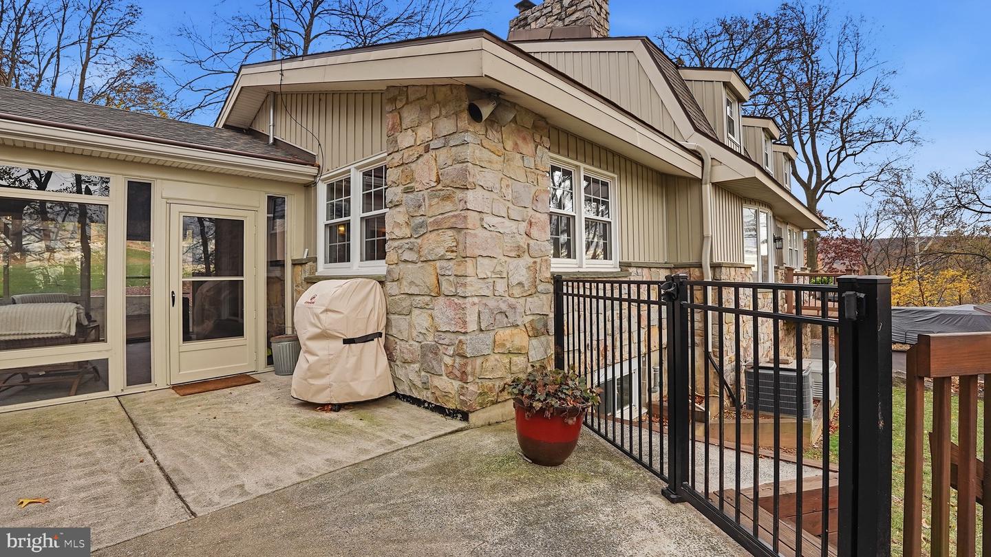 Allentown, Pennsylvania, 18103, United States, 3 Bedrooms Bedrooms, ,2 BathroomsBathrooms,Residential,For Sale,1993254