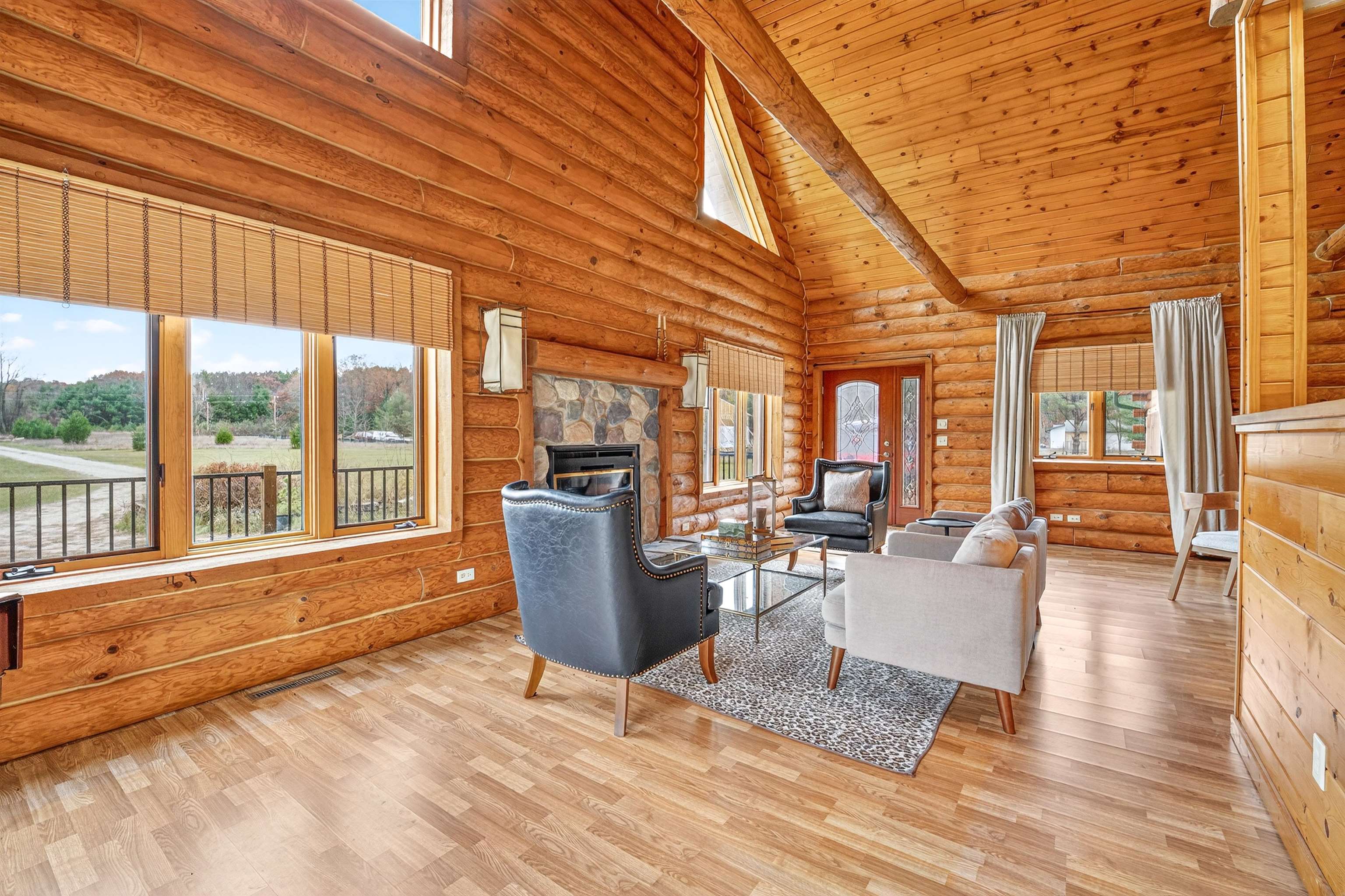 IOLA, Wisconsin, 54945, United States, 2 Bedrooms Bedrooms, ,3 BathroomsBathrooms,Residential,For Sale,1991168