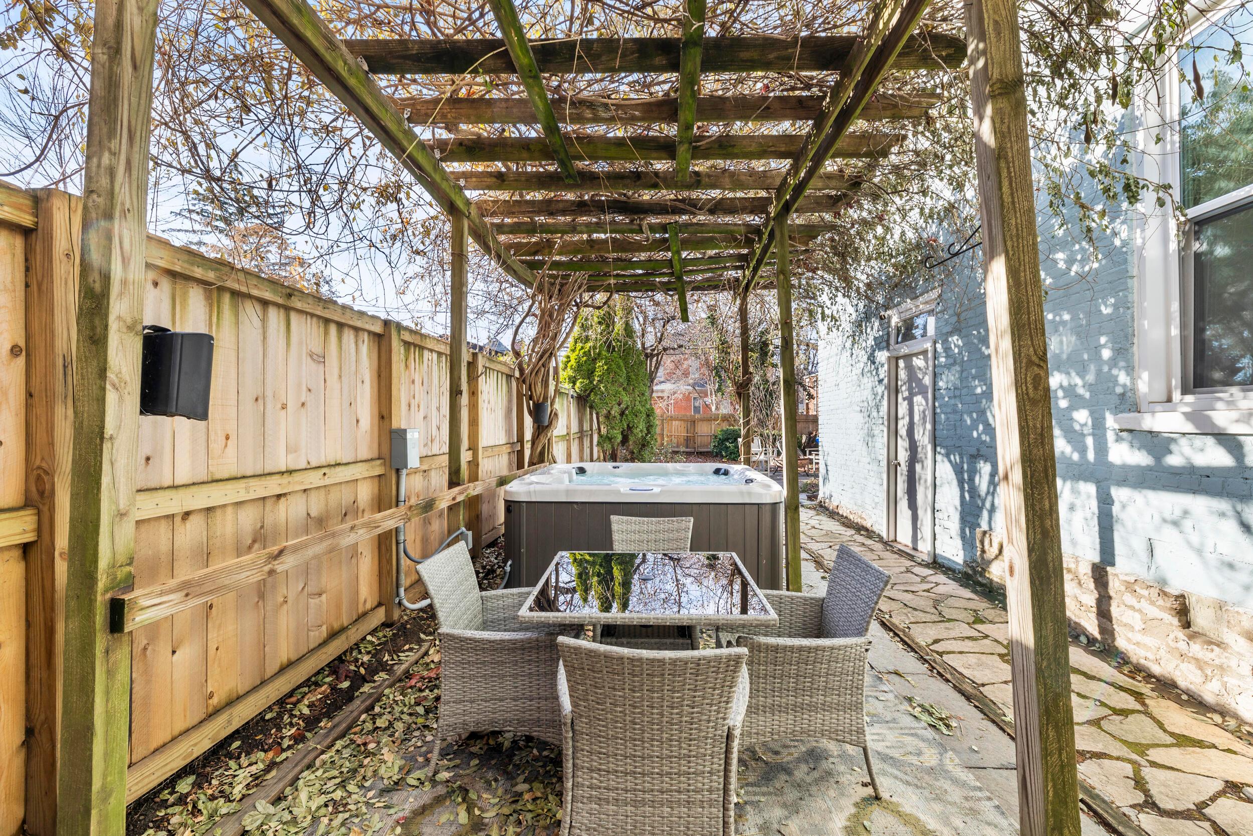 Columbus, Ohio, 43205, United States, 4 Bedrooms Bedrooms, ,4 BathroomsBathrooms,Residential,For Sale,2000888