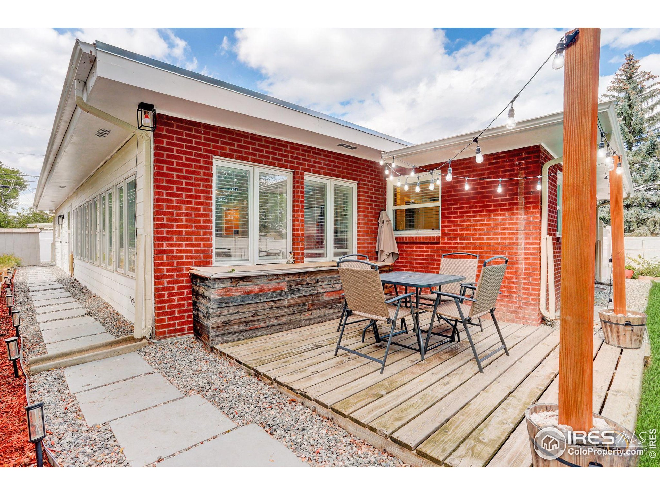 Longmont, Colorado, 80501, United States, 3 Bedrooms Bedrooms, ,1 BathroomBathrooms,Residential,For Sale,1948840