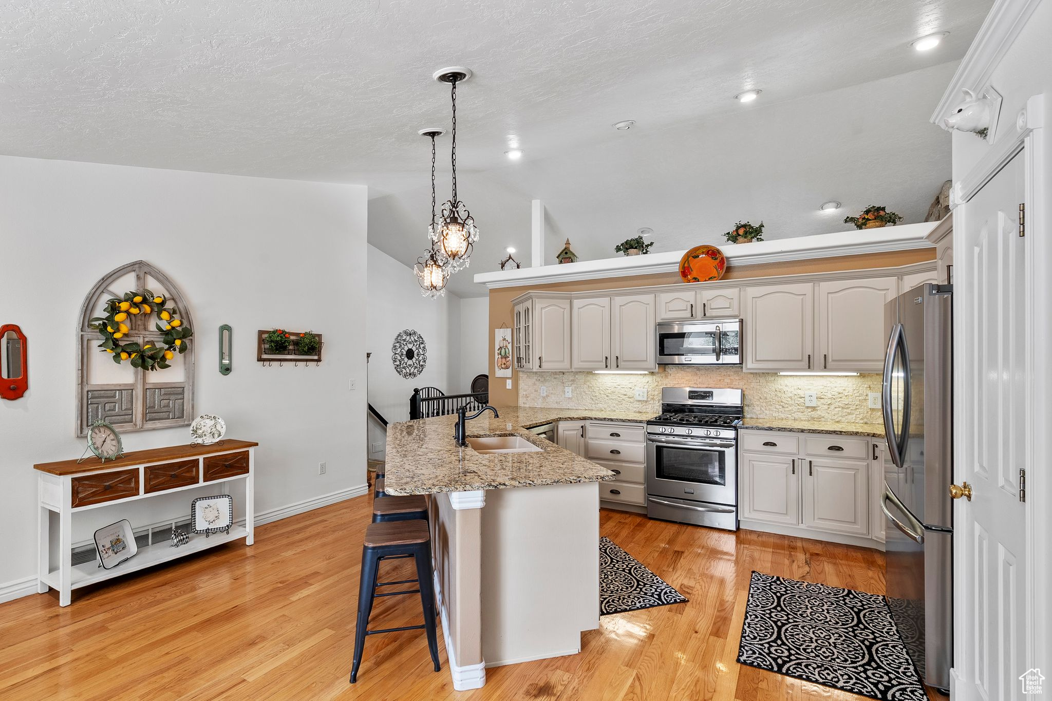 Heber City, Utah, 84032, United States, 5 Bedrooms Bedrooms, ,3 BathroomsBathrooms,Residential,For Sale,1836891