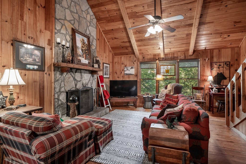 Ellijay, Georgia, 30536, United States, 4 Bedrooms Bedrooms, ,3 BathroomsBathrooms,Residential,For Sale,1926497