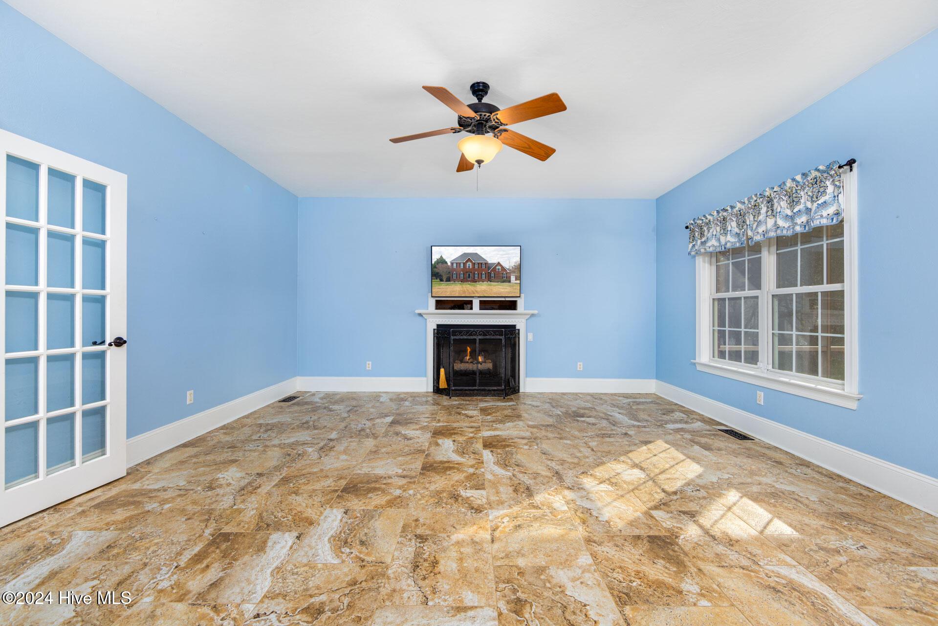 Currituck, North Carolina, 27929, United States, 4 Bedrooms Bedrooms, ,4 BathroomsBathrooms,Residential,For Sale,1849903