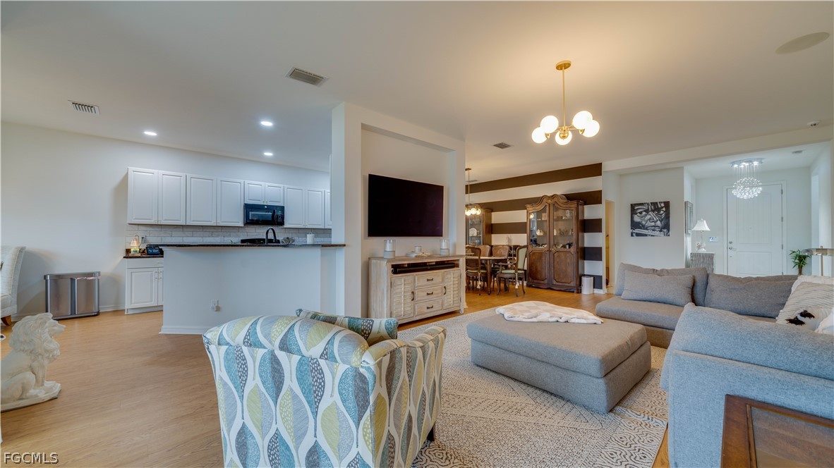 Fort Myers, Florida, 33966, United States, 3 Bedrooms Bedrooms, ,2 BathroomsBathrooms,Residential,For Sale,2022269