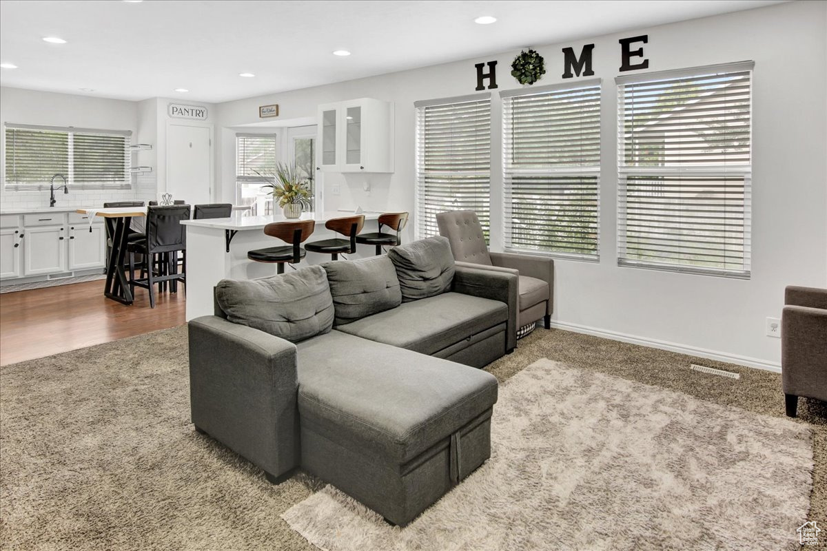 Woods Cross, Utah, 84087, United States, 3 Bedrooms Bedrooms, ,3 BathroomsBathrooms,Residential,For Sale,1932982