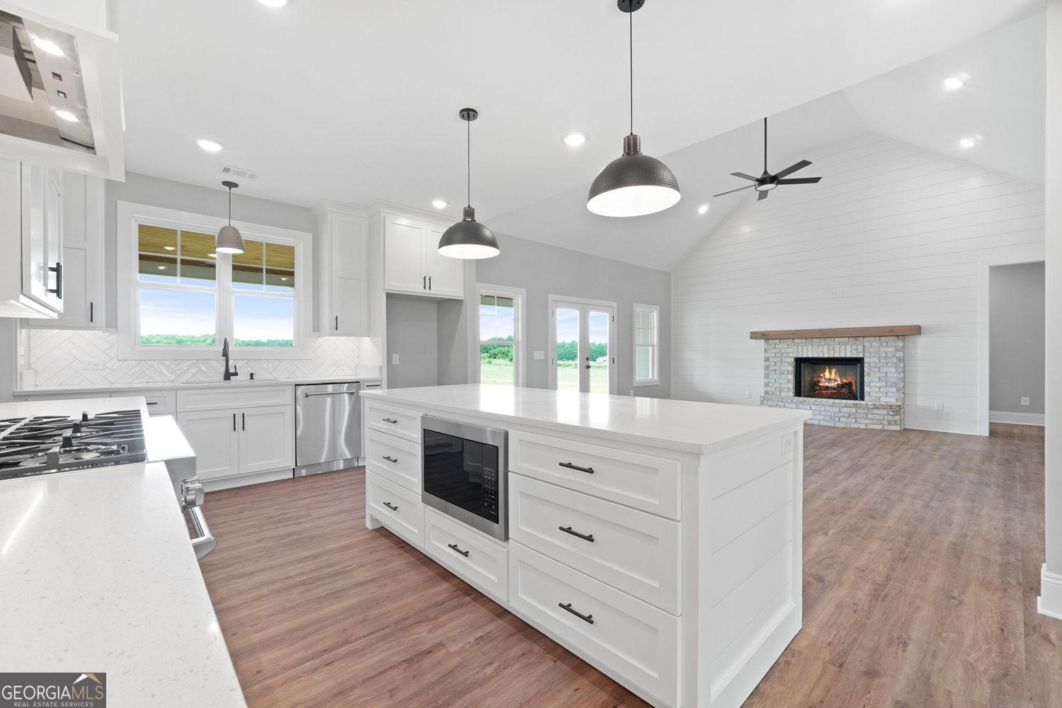 Barnesville, Georgia, 30204, United States, 4 Bedrooms Bedrooms, ,3 BathroomsBathrooms,Residential,For Sale,1858956