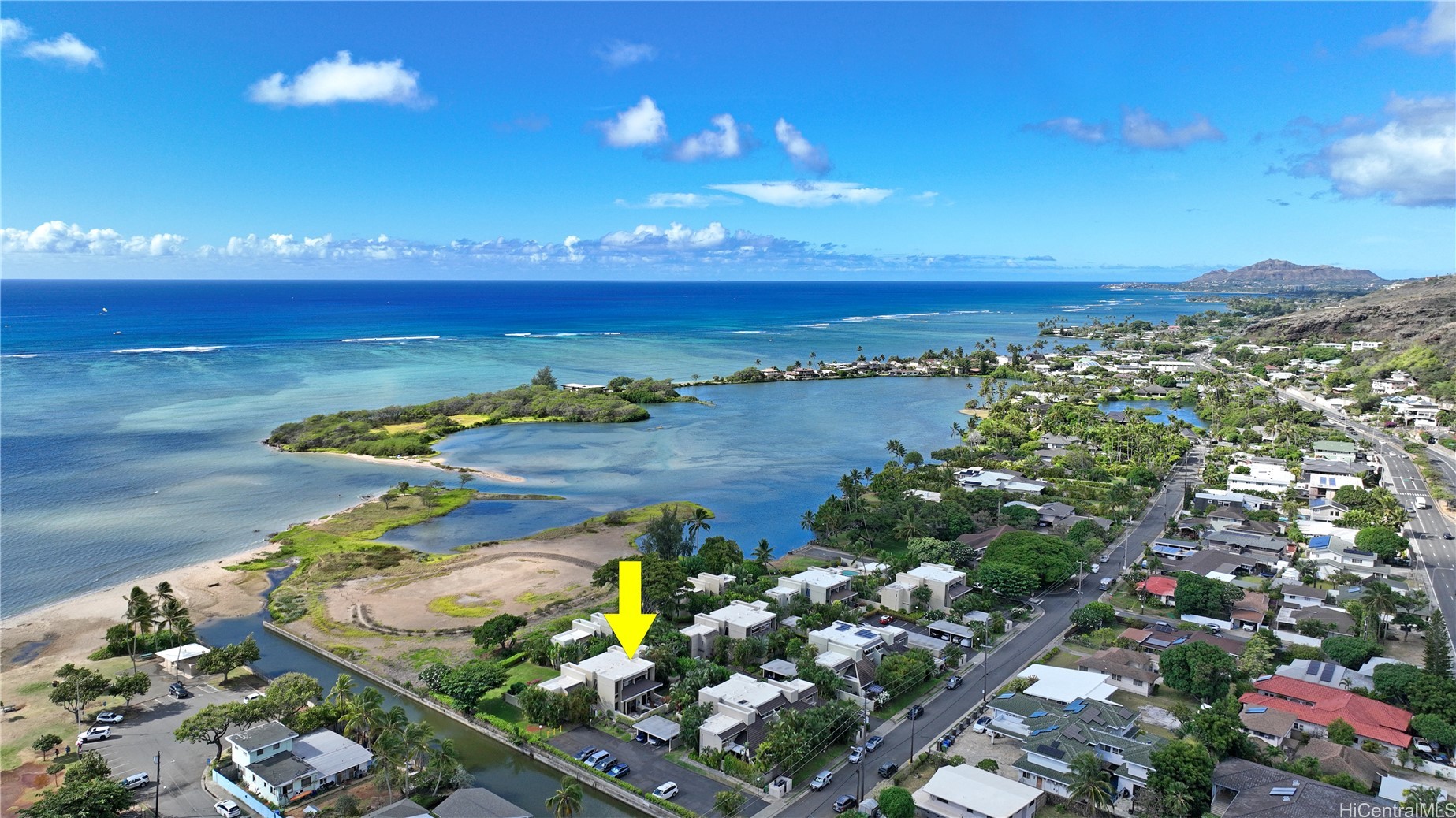 Honolulu, Hawaii, 96821, United States, 2 Bedrooms Bedrooms, ,3 BathroomsBathrooms,Residential,For Sale,1838475