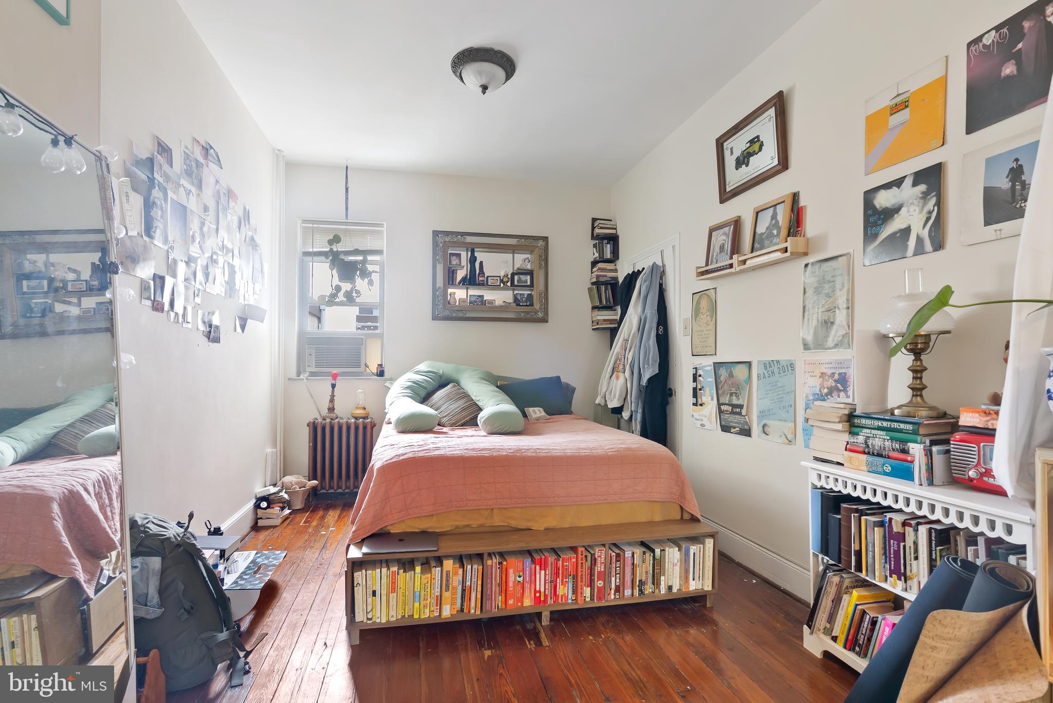 PHILADELPHIA, Pennsylvania, 19147, United States, 4 Bedrooms Bedrooms, ,2 BathroomsBathrooms,Residential,For Sale,1979341