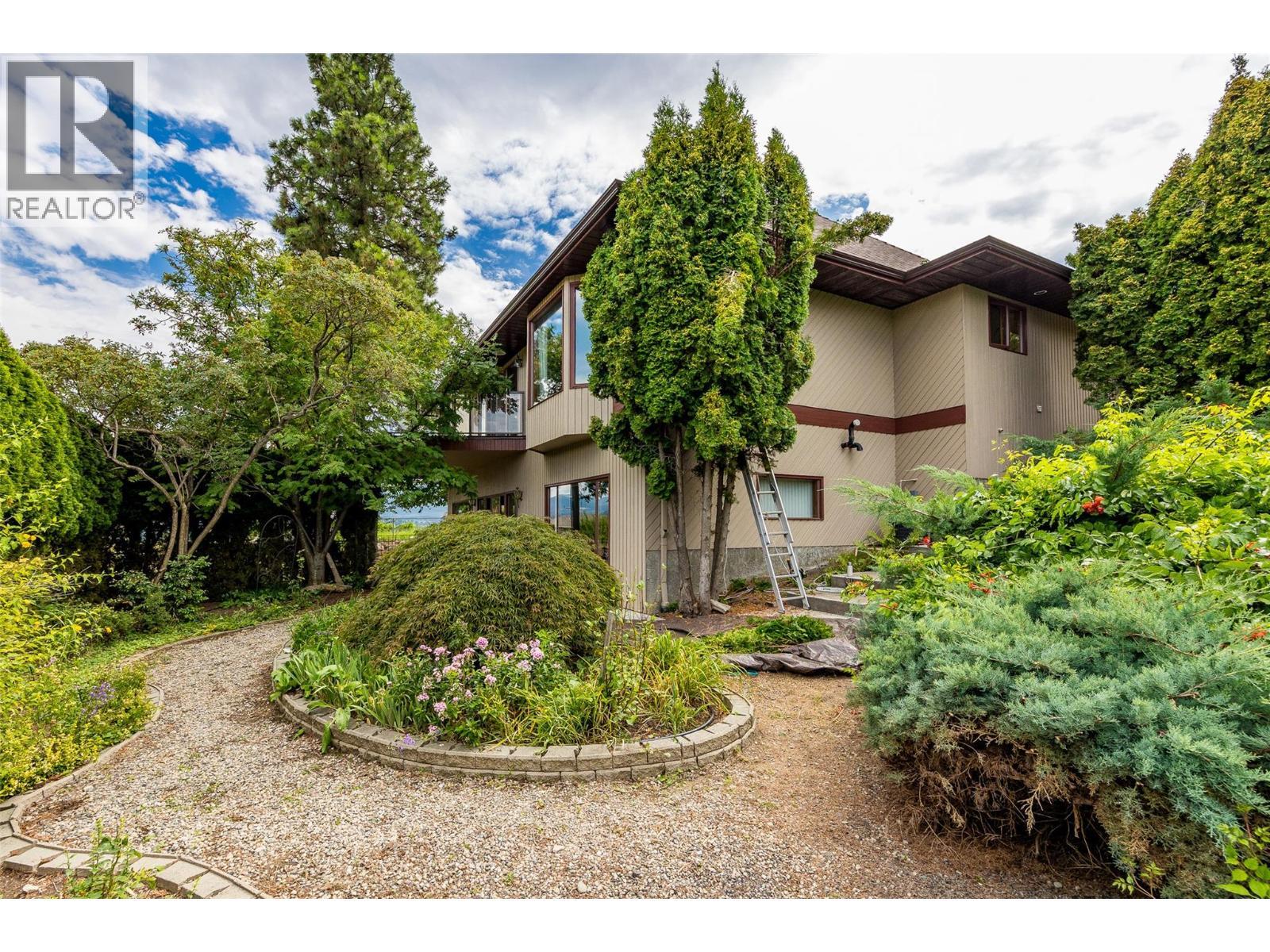 KELOWNA, British Columbia, V1V 1J5, CA, 2 Bedrooms Bedrooms, ,2 BathroomsBathrooms,Residential,For Sale,1948319