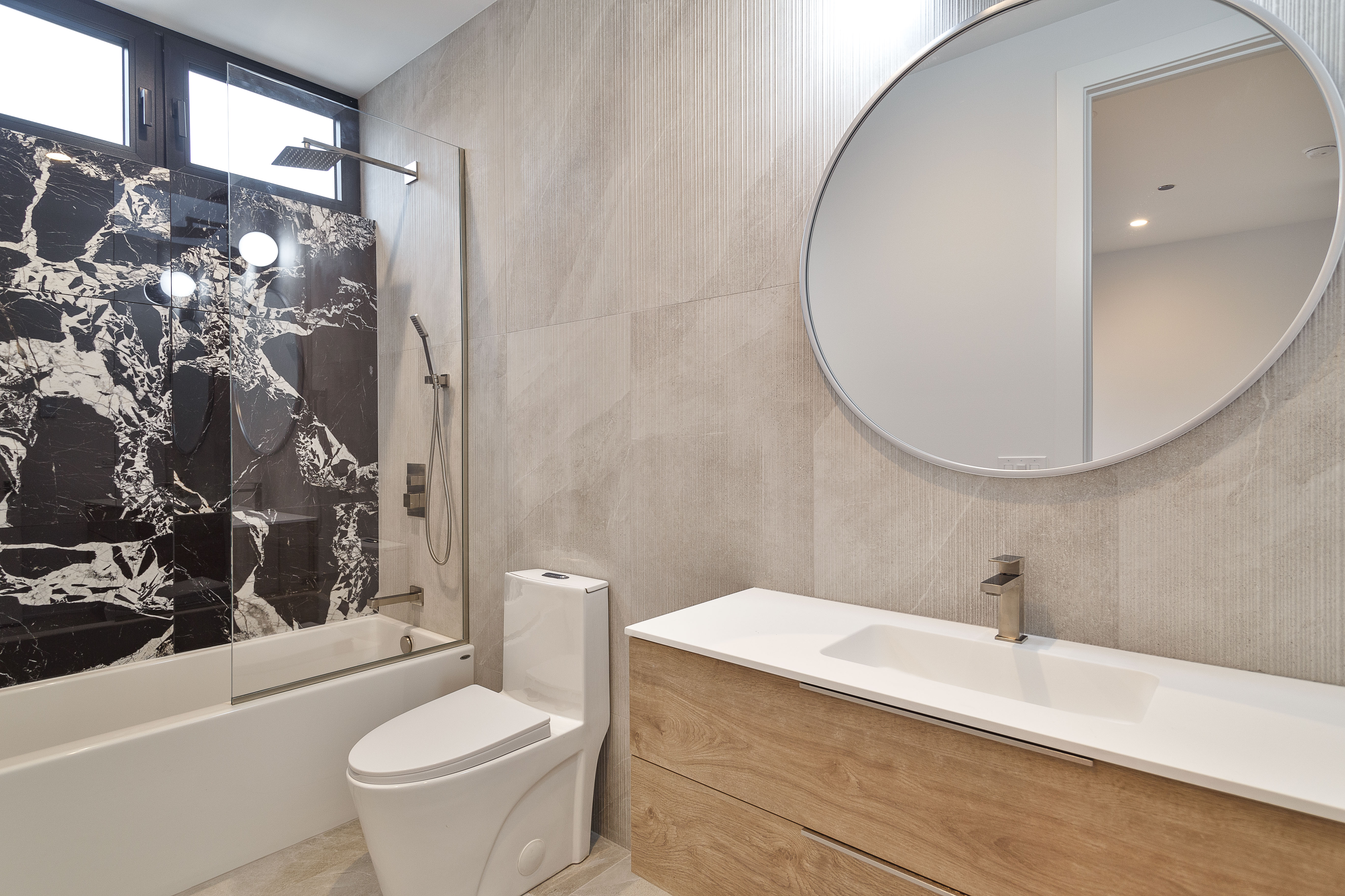  Distinguished New Construction Single-Family Home - 物件實景