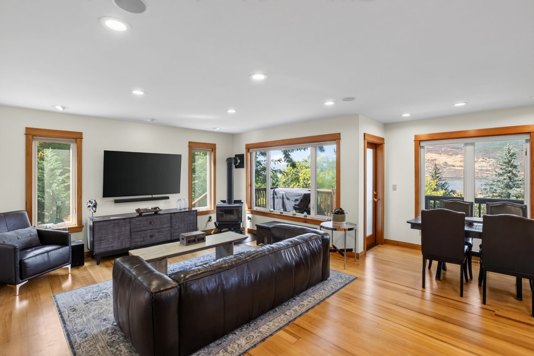  407 HUSKEY RD Mosier, OR 97040 - 物件實景