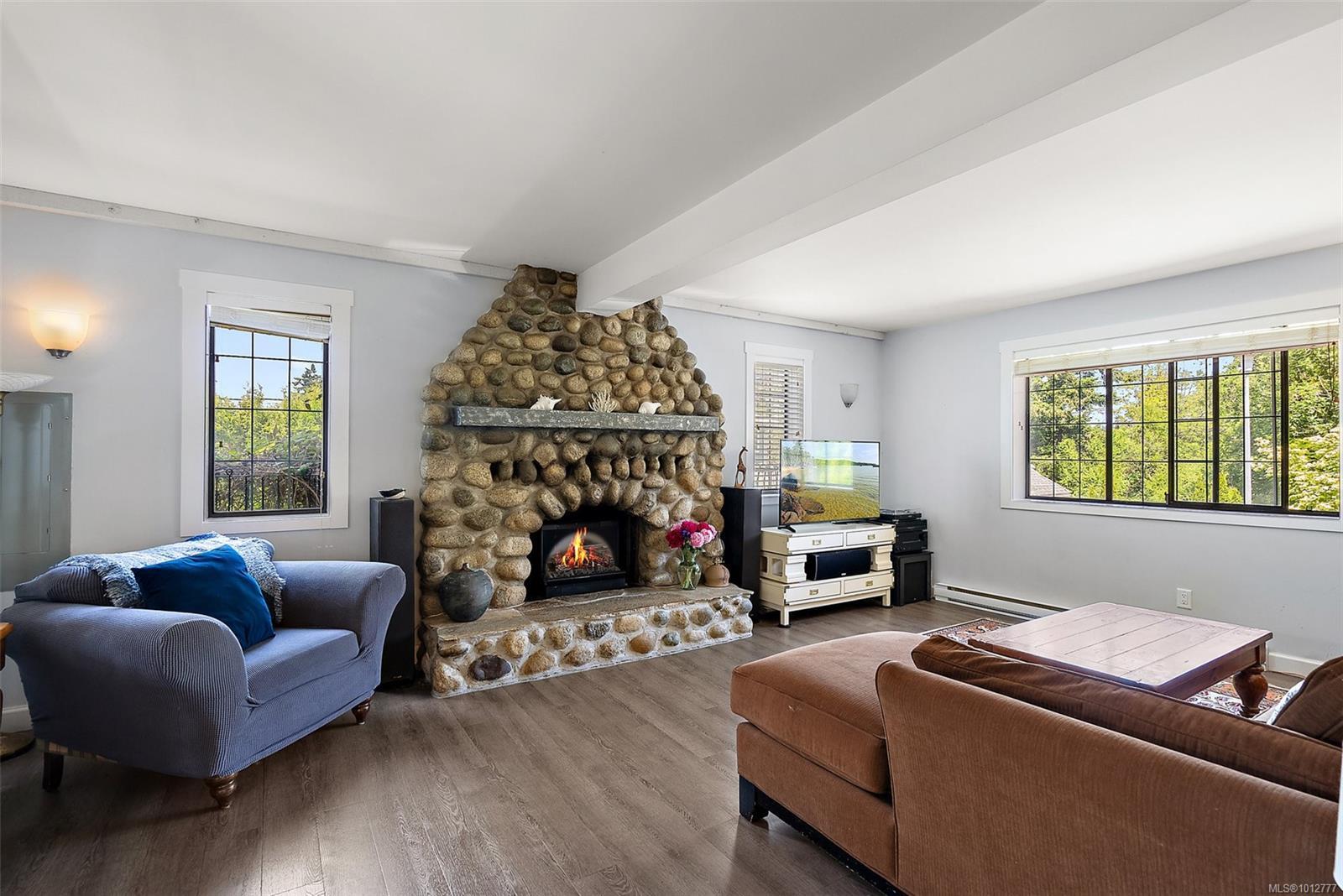 VIEW ROYAL, British Columbia, V9B 6N7, CA, 5 Bedrooms Bedrooms, ,Residential,For Sale,1951218