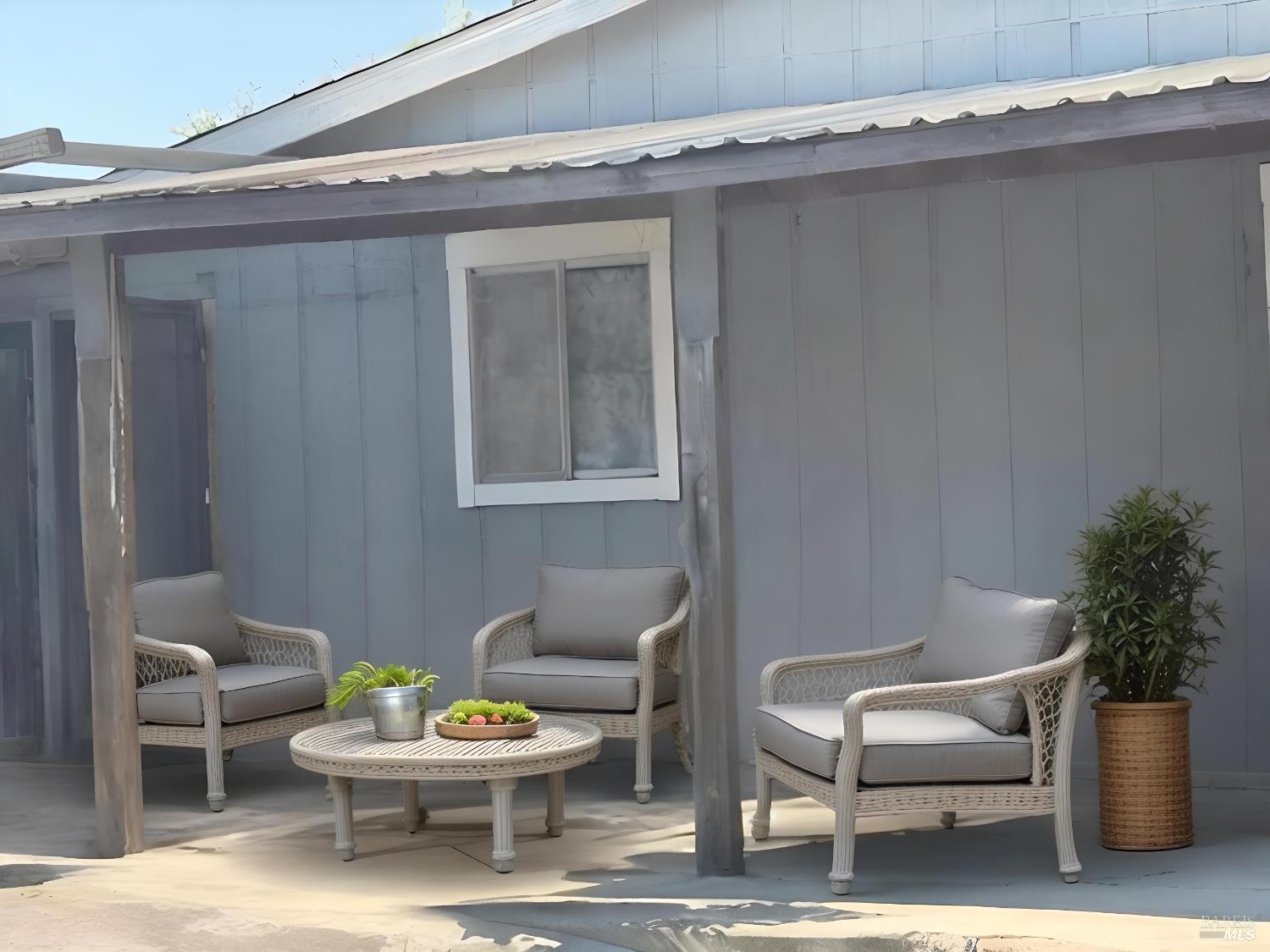 Petaluma, California, 94952, United States, 4 Bedrooms Bedrooms, ,2 BathroomsBathrooms,Residential,For Sale,1904251