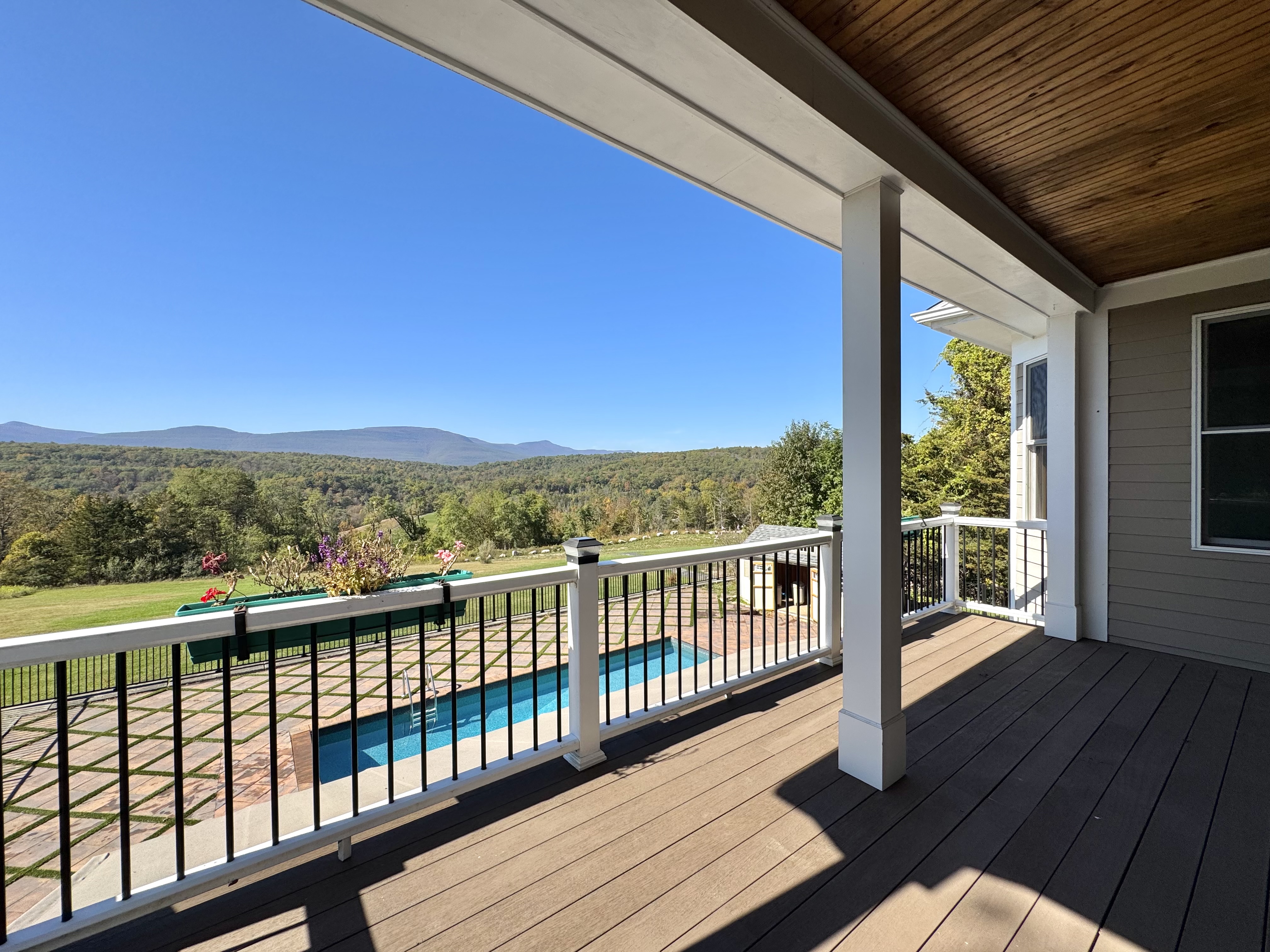 Catskill, New York, 12414, United States, 4 Bedrooms Bedrooms, ,3 BathroomsBathrooms,Residential,For Sale,1977487