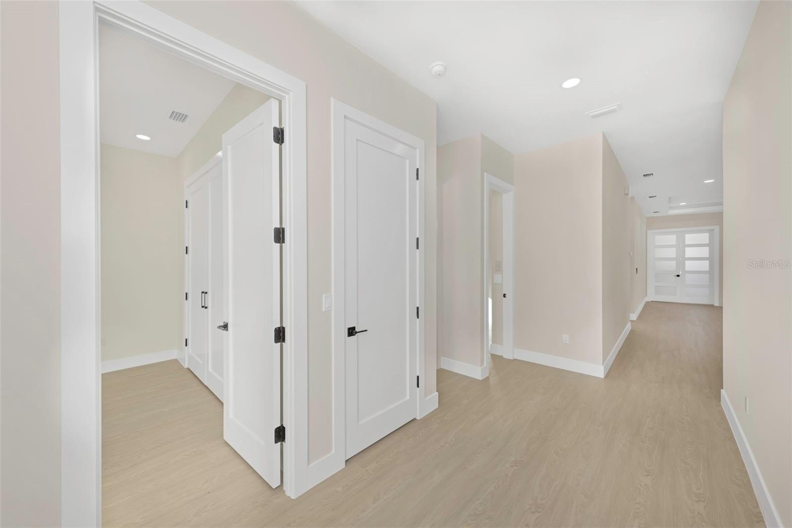 CLEARWATER, Florida, 33755, United States, 4 Bedrooms Bedrooms, ,3 BathroomsBathrooms,Residential,For Sale,1996424